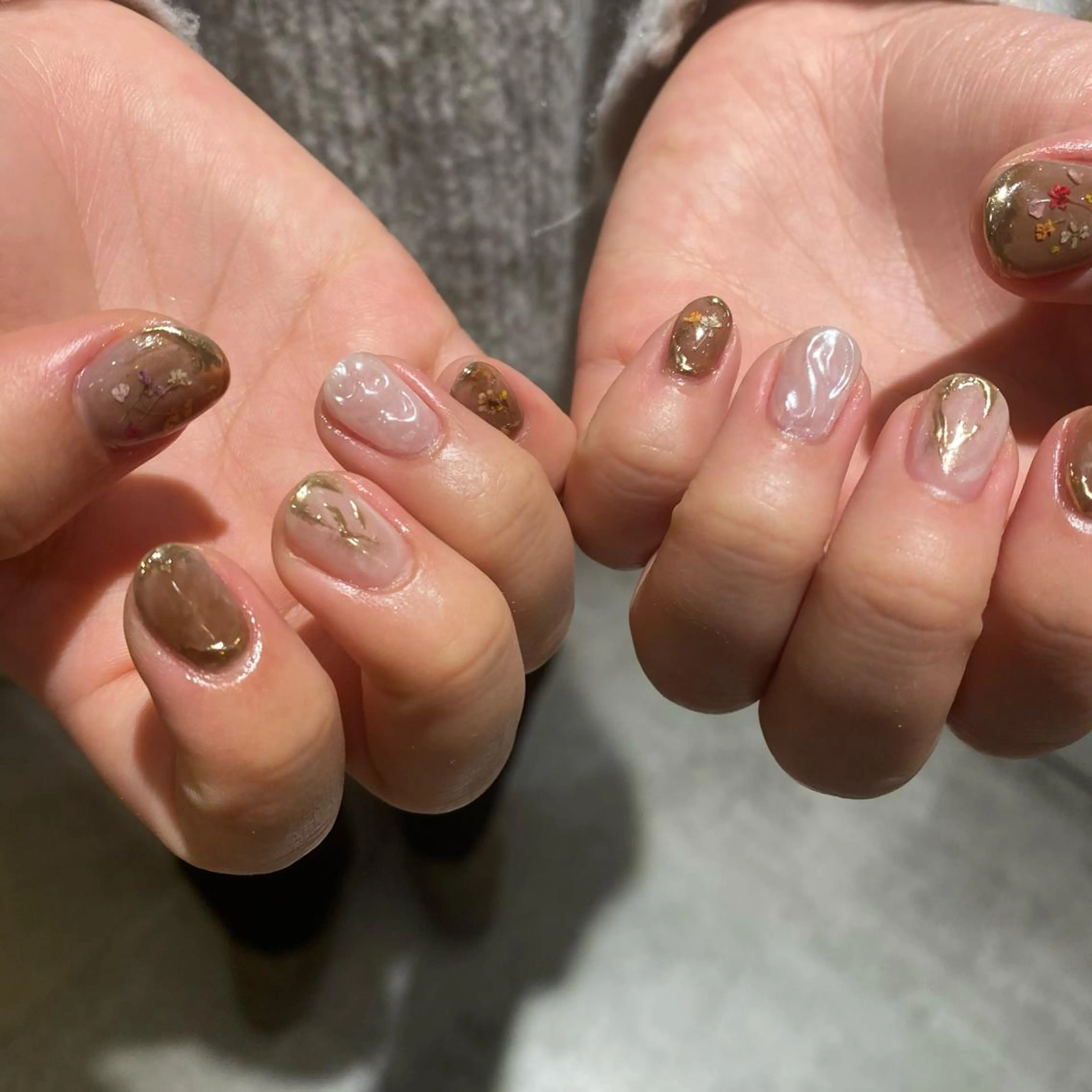 ネイル フラワーネイル ニュアンスネイル sio.nail&eyebrow salon shimokitazawa2号店所属・nailist mana𖤐´-のネイルデザイン