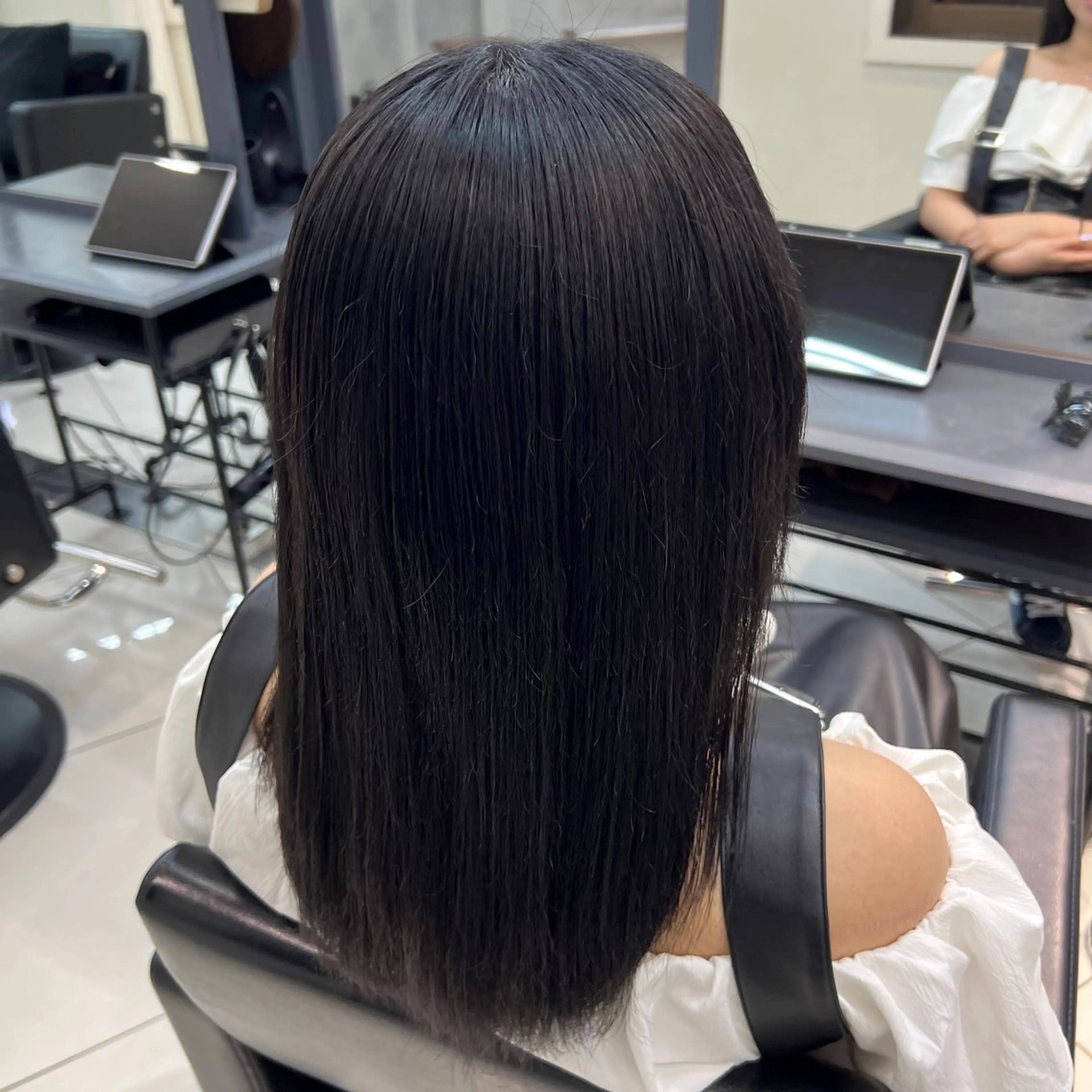 セミロング vain　渋谷【ヴェイン シブヤ】所属・Rio / 縮毛矯正🍒のヘアスタイル