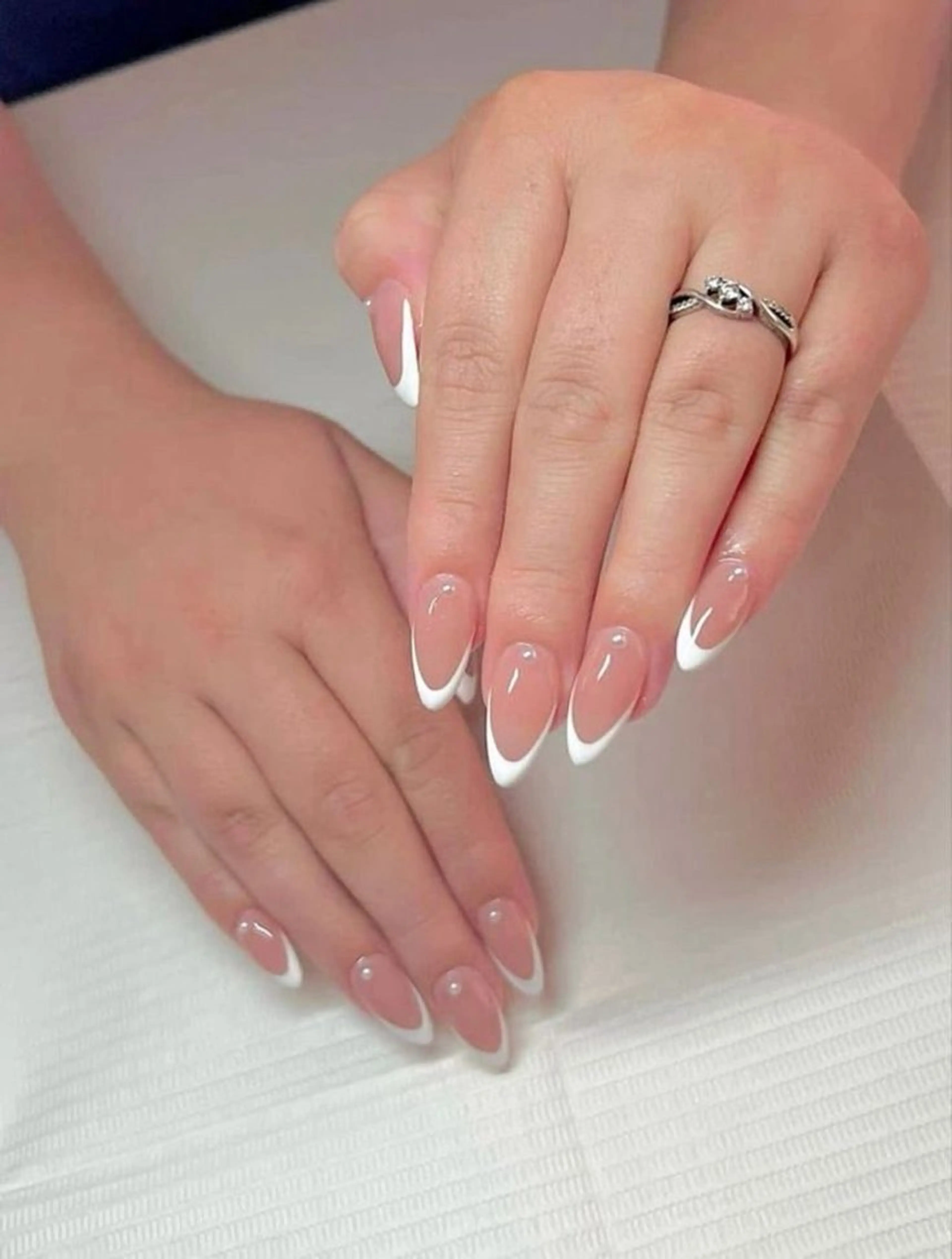 フレンチネイル💅(オフ無し)の写真
