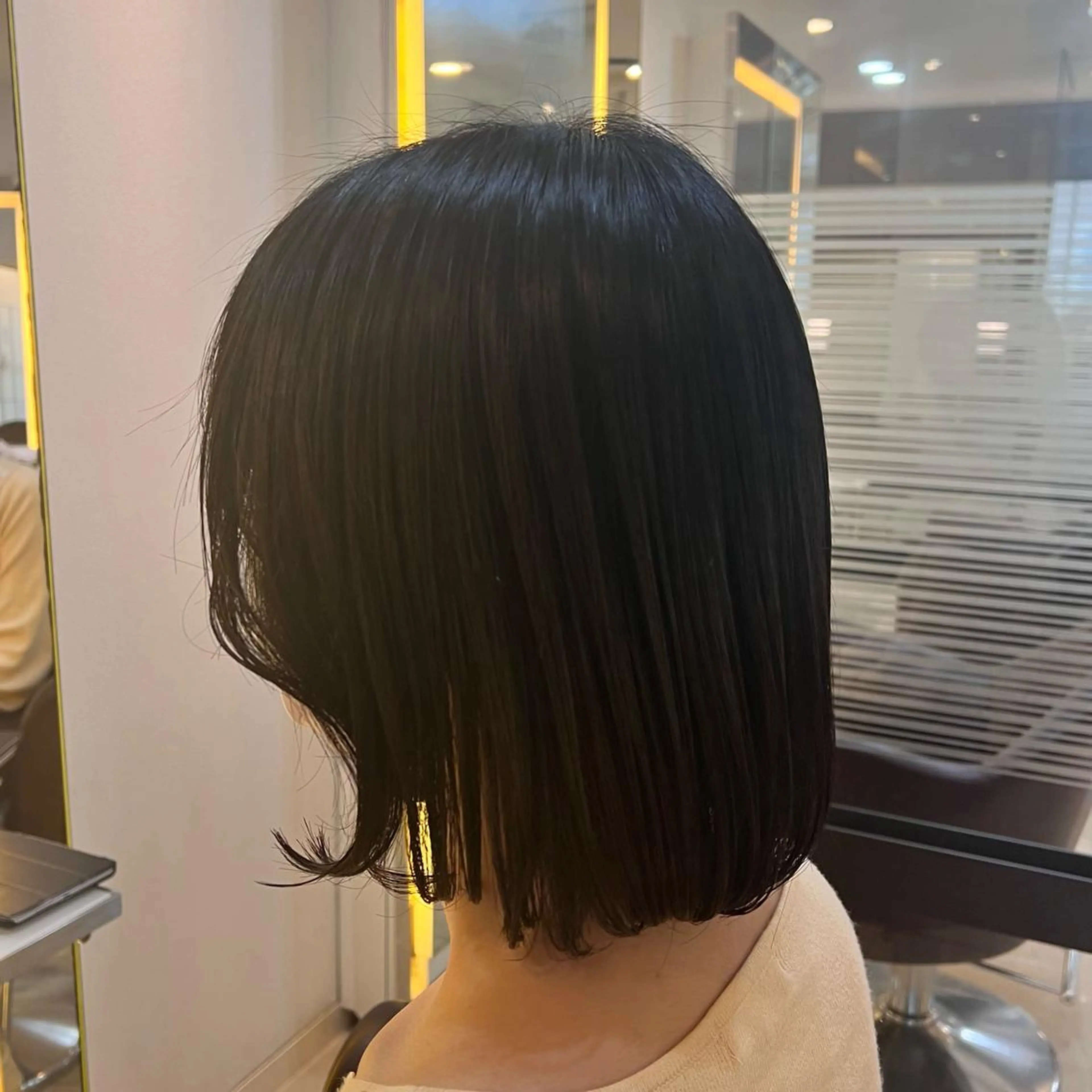 ミディアム カット ヘアカラー 🌺まなみ/ うる艶カラー🌺のヘアスタイル