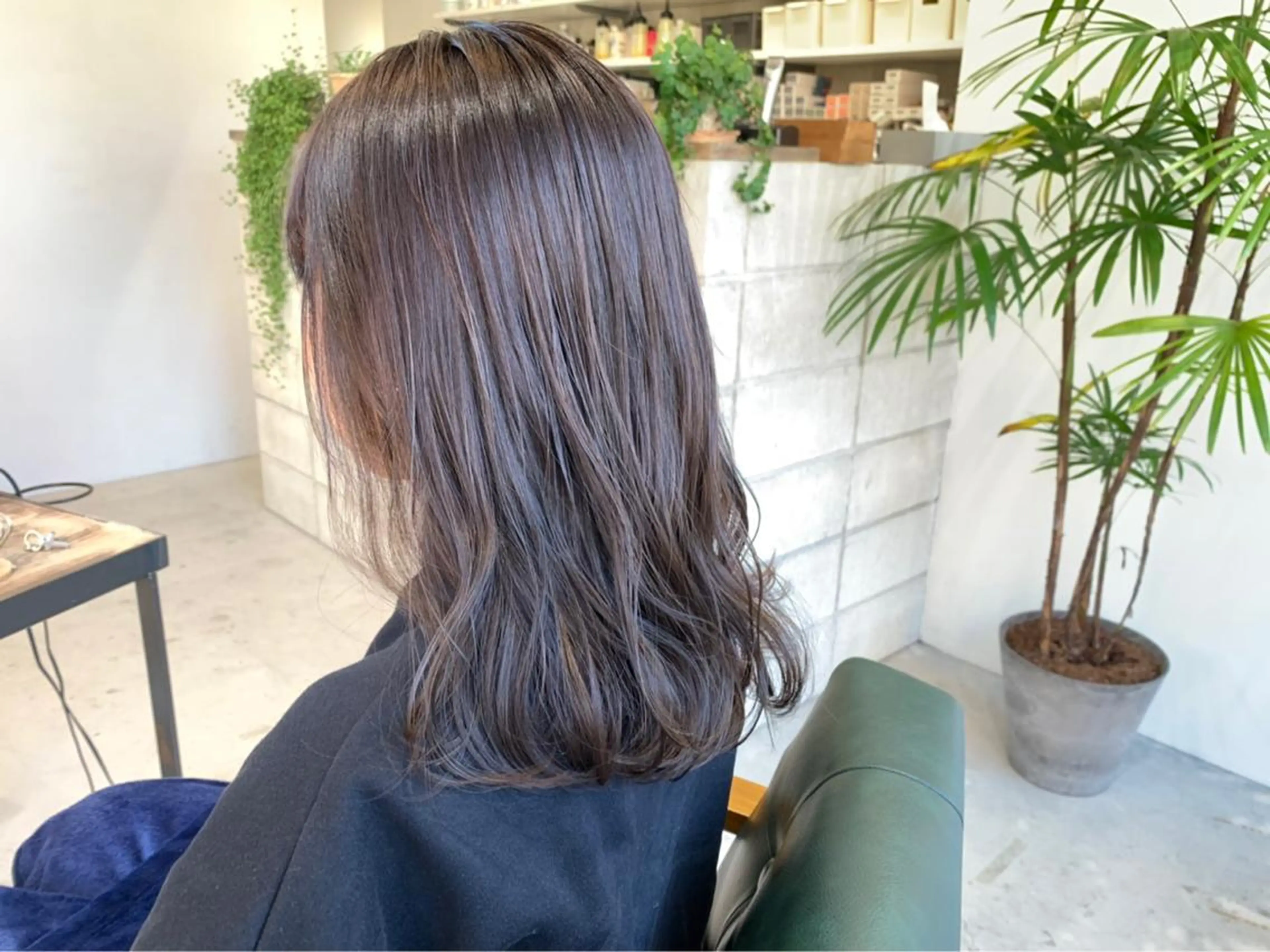 セミロング カラー 鈴木 美紅のヘアスタイル