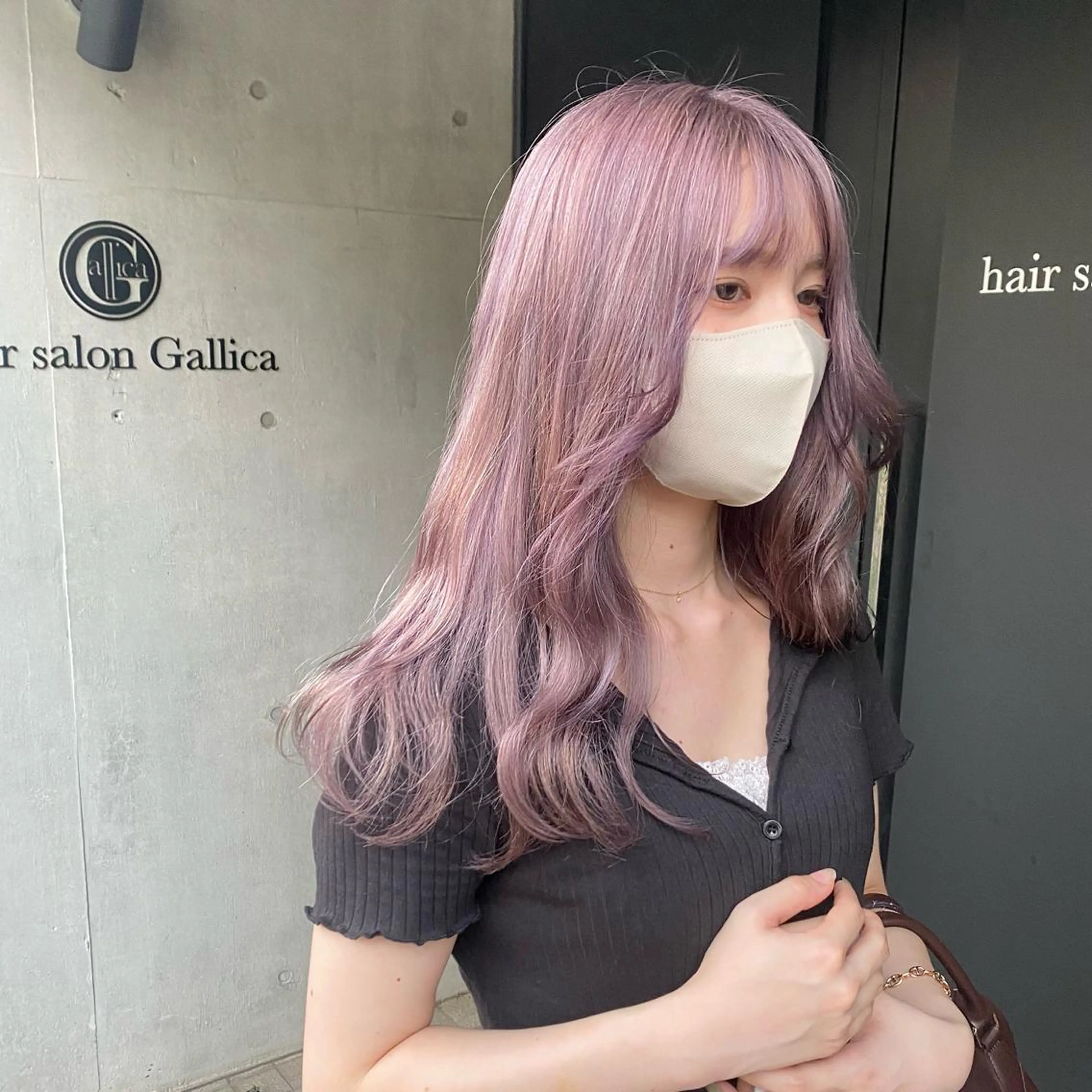 セミロング ラベンダーベージュ ヘアカラー ayumi / ダブルカラーのヘアスタイル