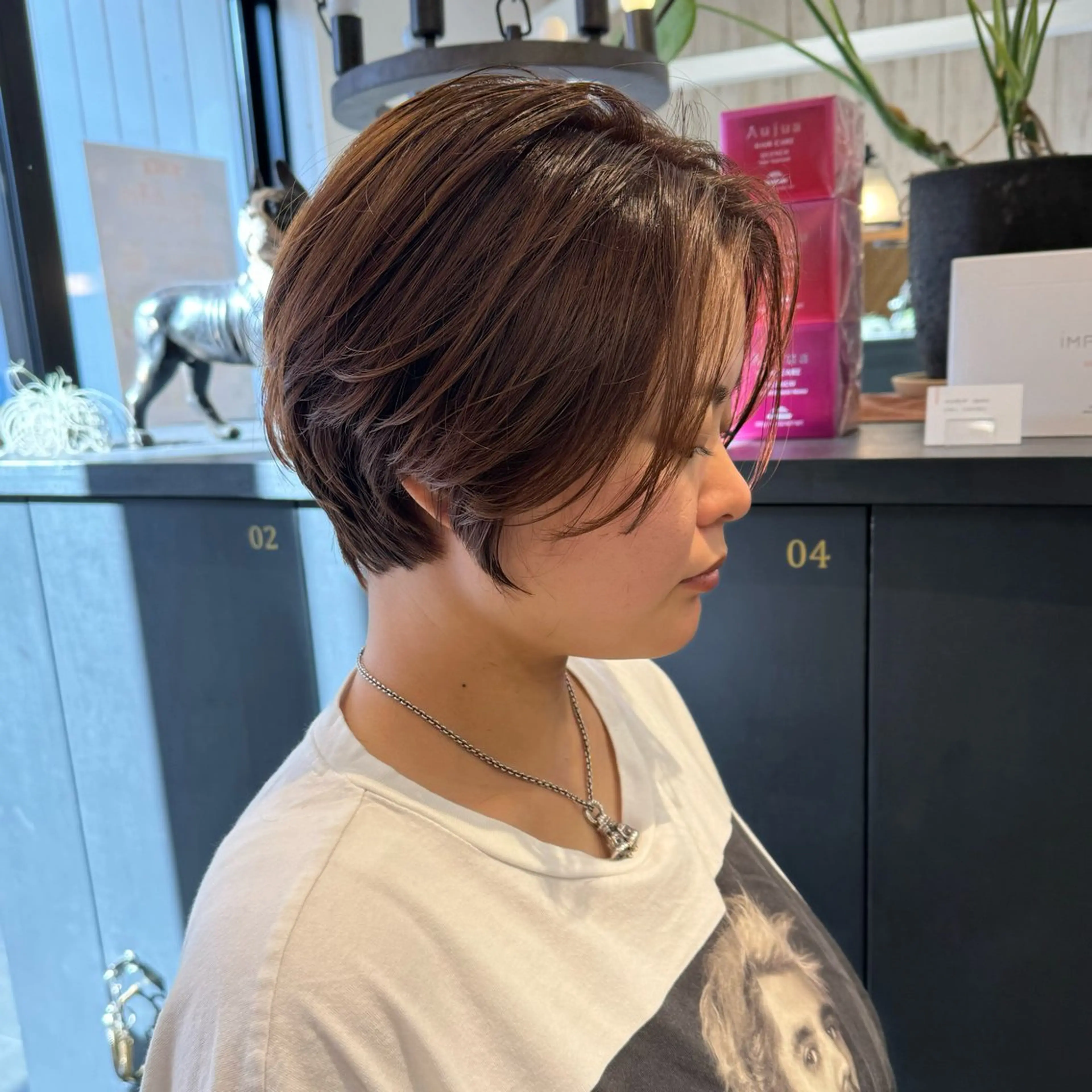 ショート カラー カット 細沼 葵のヘアスタイル