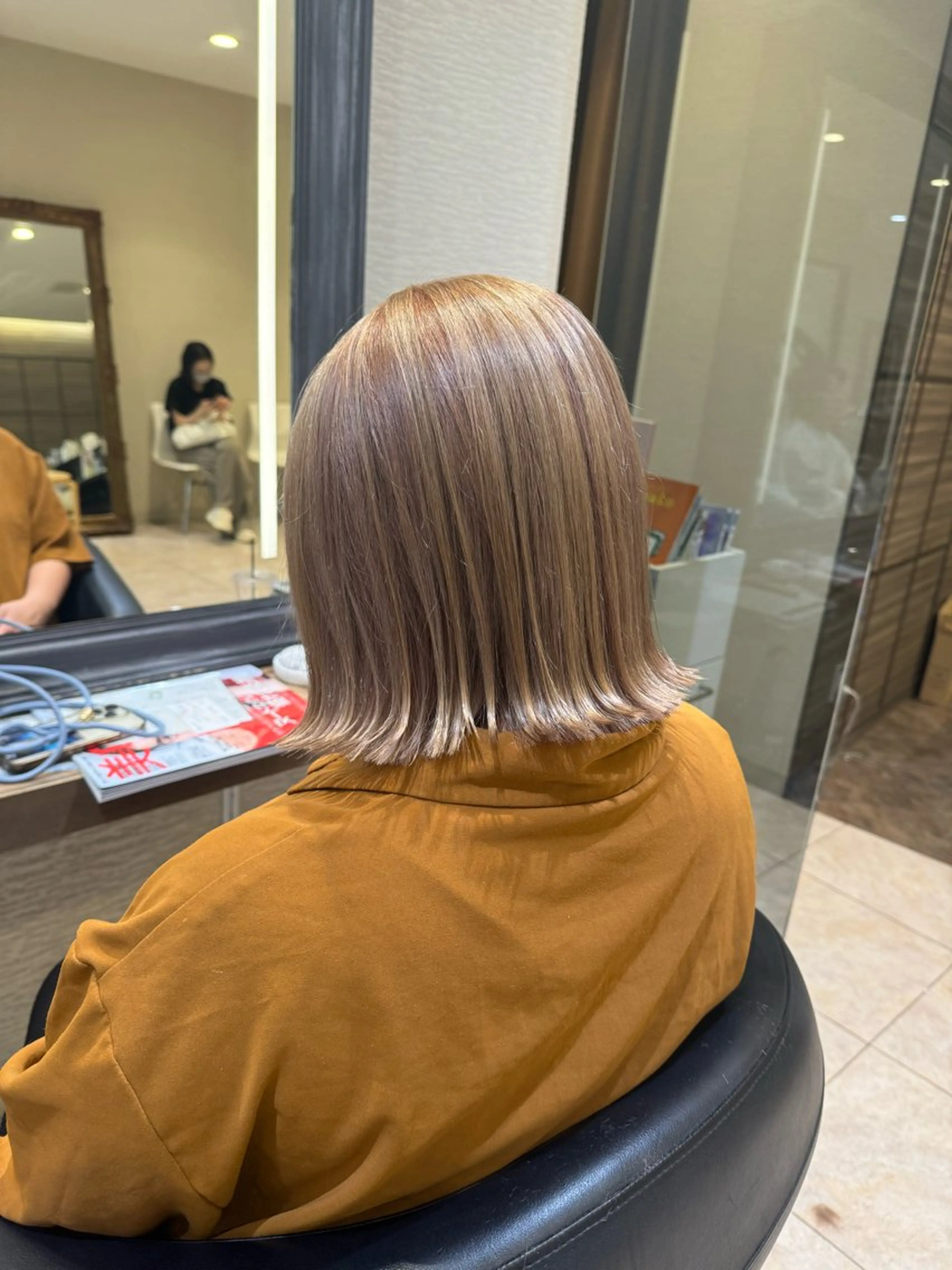 ミディアム カラー ヘアカラー トリートメント さら艶ストレート 🩶Suzuneのヘアスタイル