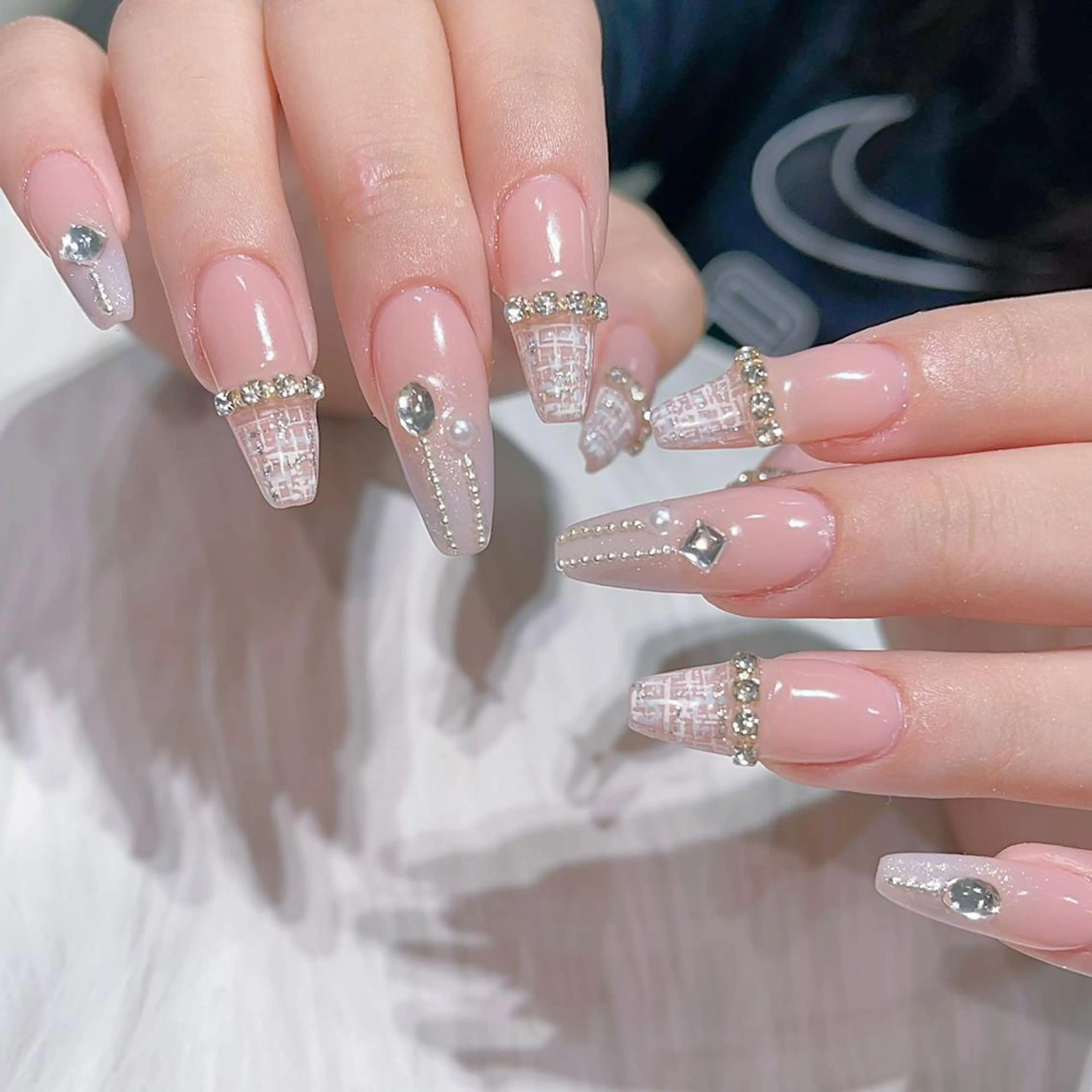 ネイル アートネイル 長さ出し ネイルチップ Queens テイのネイルデザイン