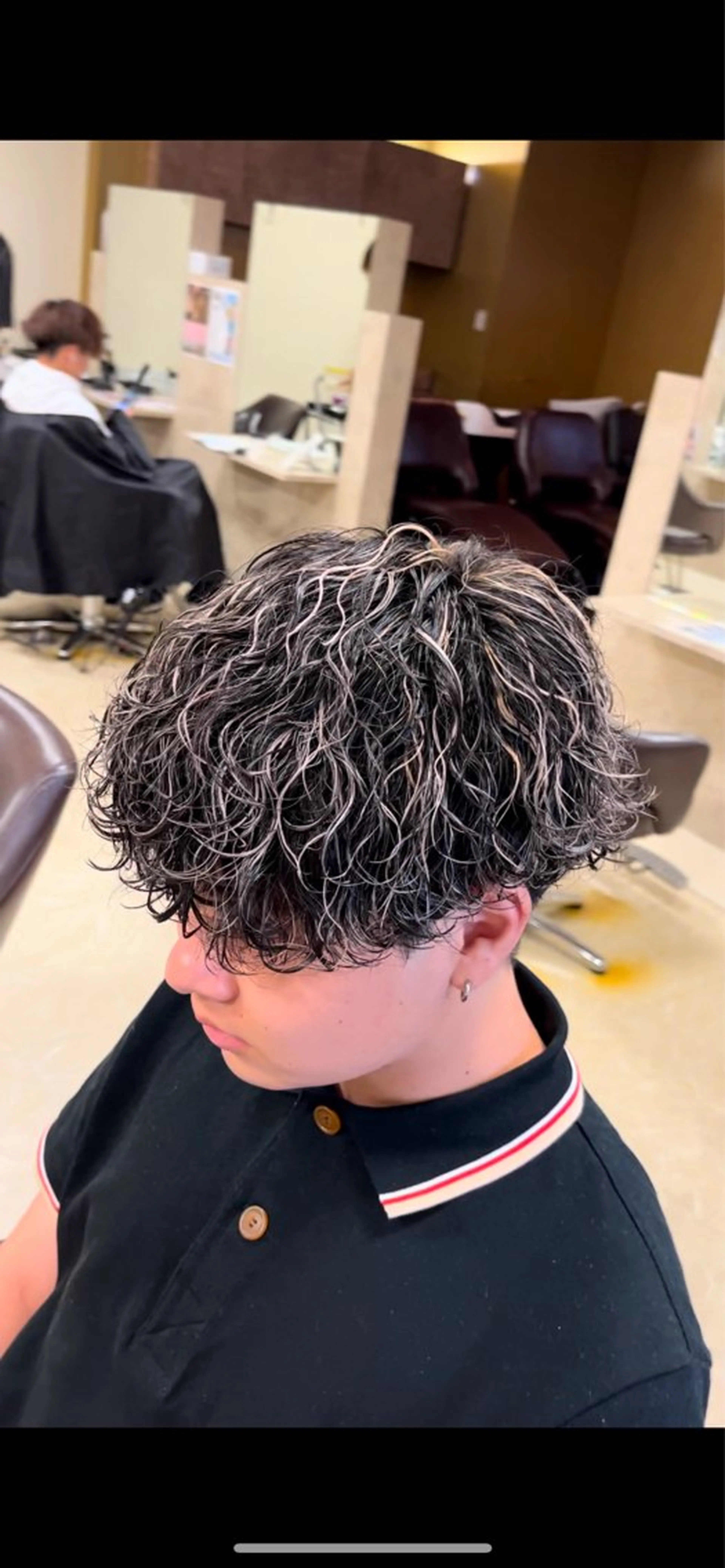ショート カラー パーマ メンズ メンズハイライト メンズパーマ ハイライトカラー ハイライト カット ヘアカラー パーマ 心斎橋/メンズパーマ ブリーチ/ハイトーンのヘアスタイル