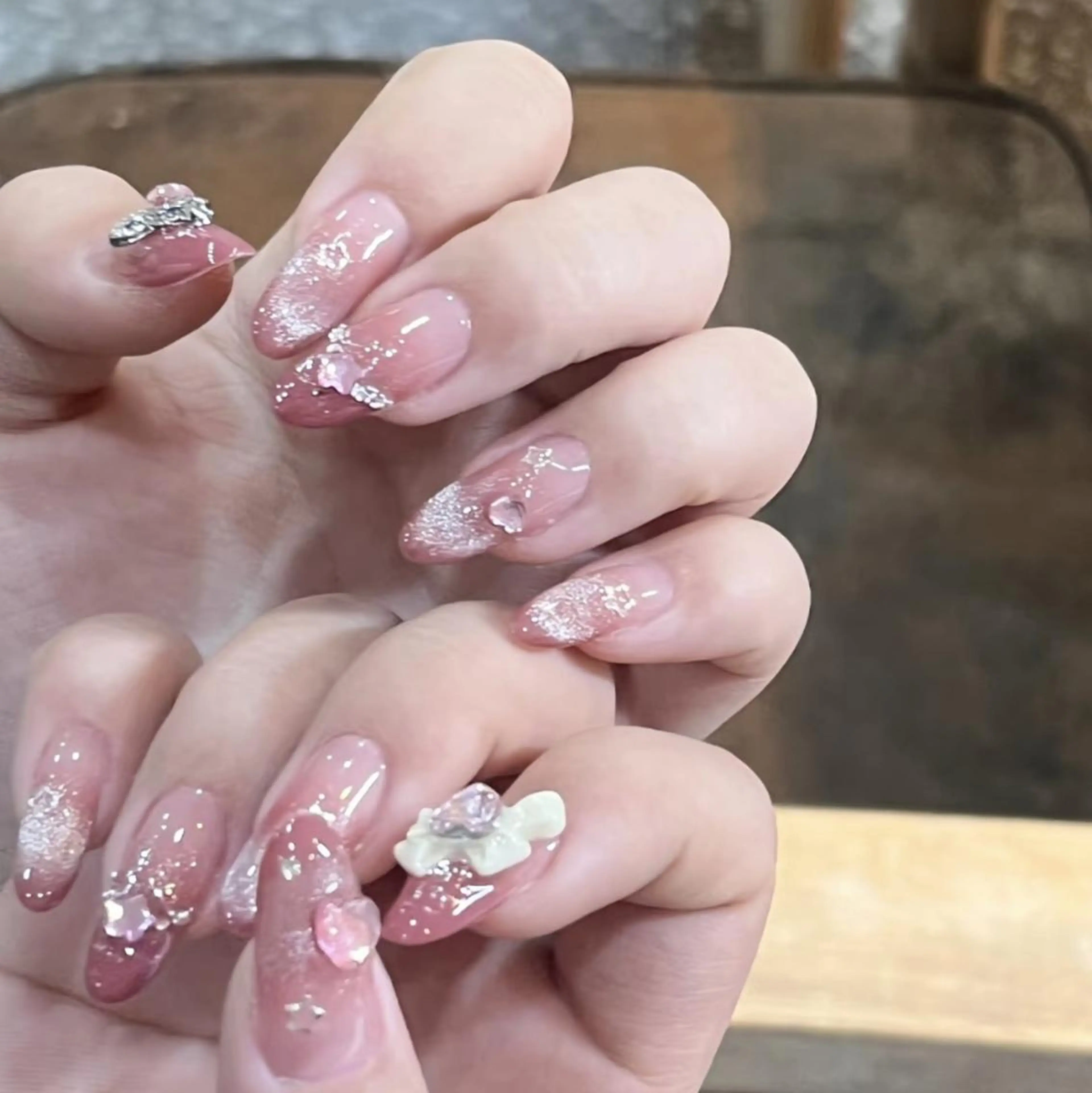 マツエク・マツパ ハンドネイル 🍑 momo_nailのネイルデザイン