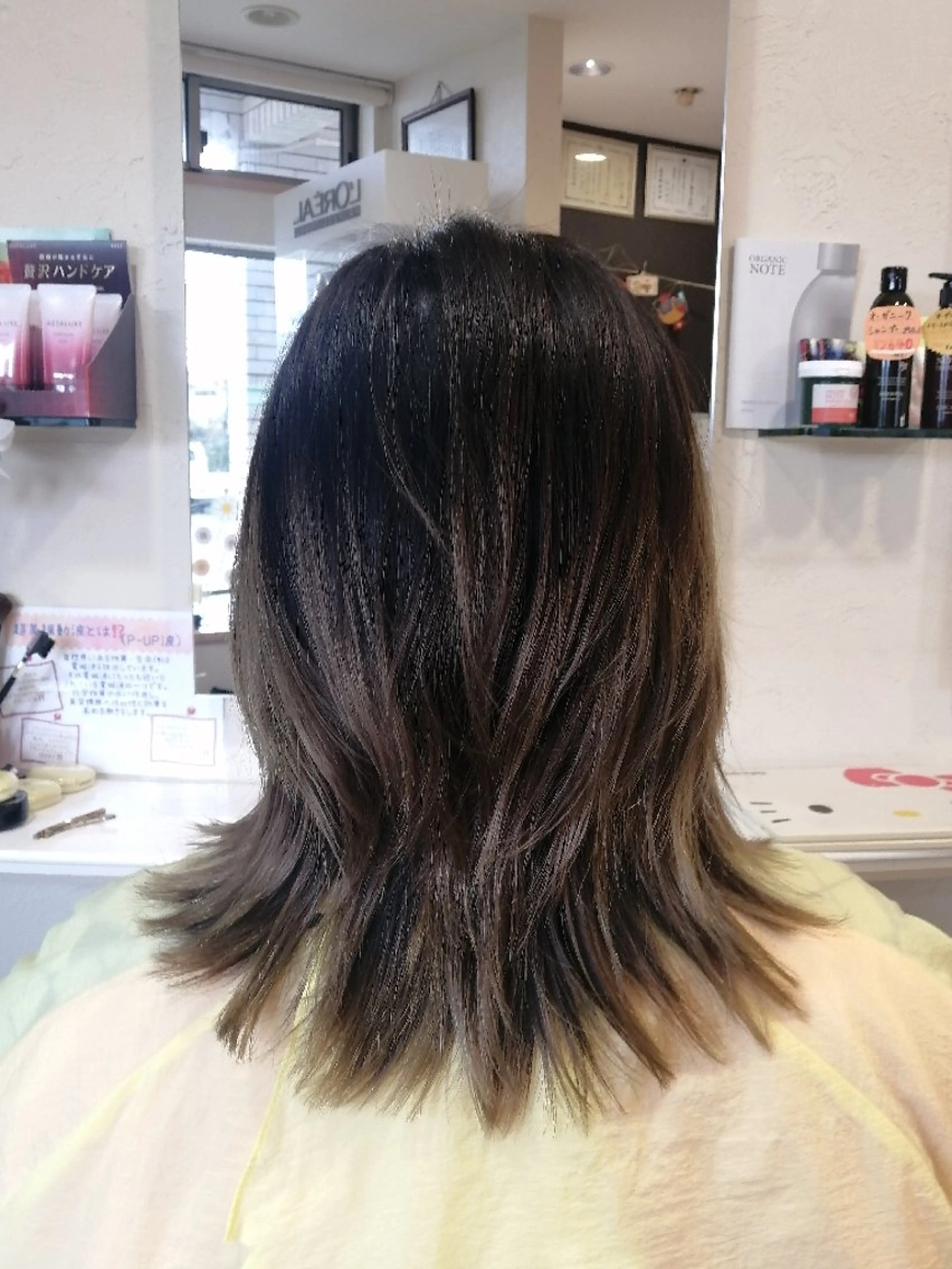 ミディアム D/i所属・4店舗フリーランスⅠ Y/no〈夜のスパ〉のヘアスタイル