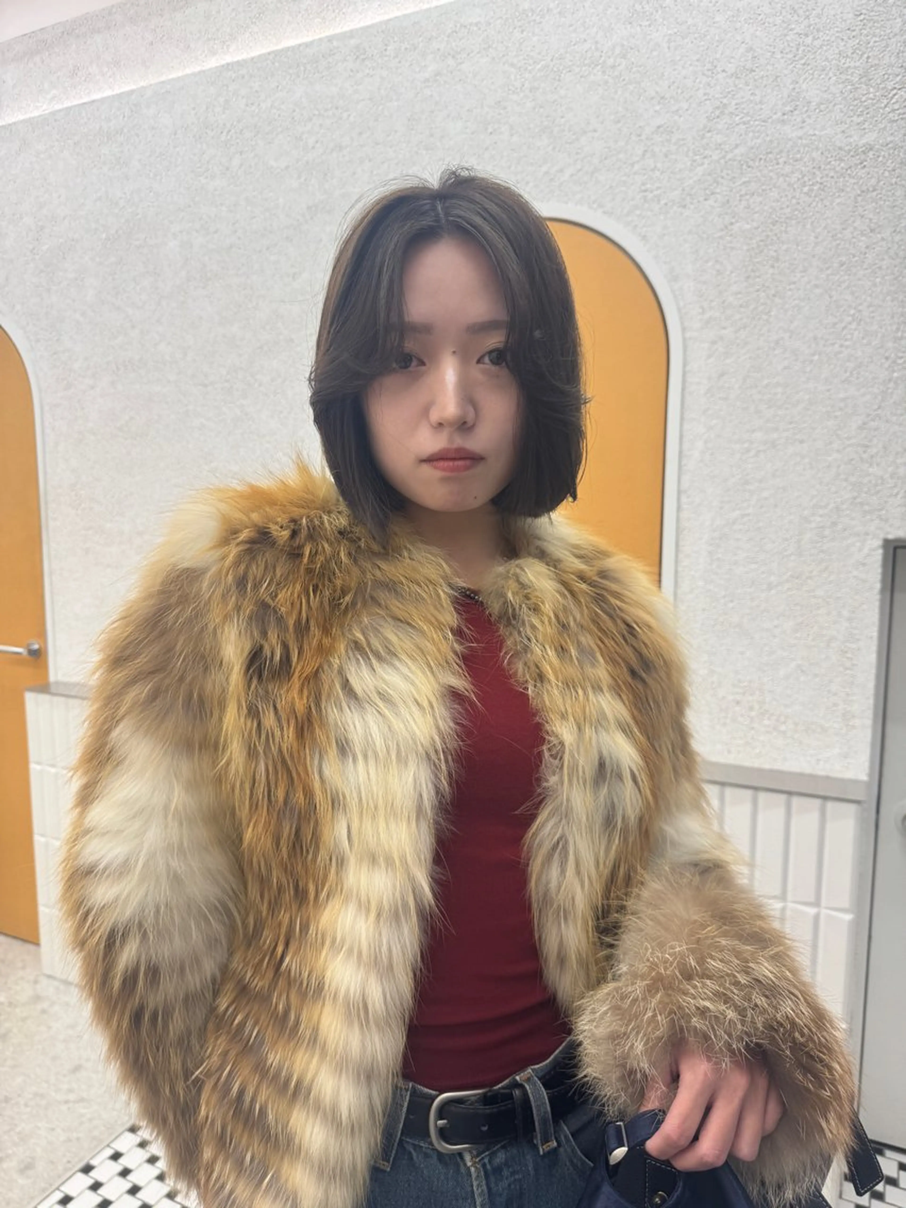 ミディアム カラー グレージュ カット ヘアカラー トリートメント 髙橋一哉　ブリーチ/ ベージュカラーのヘアスタイル