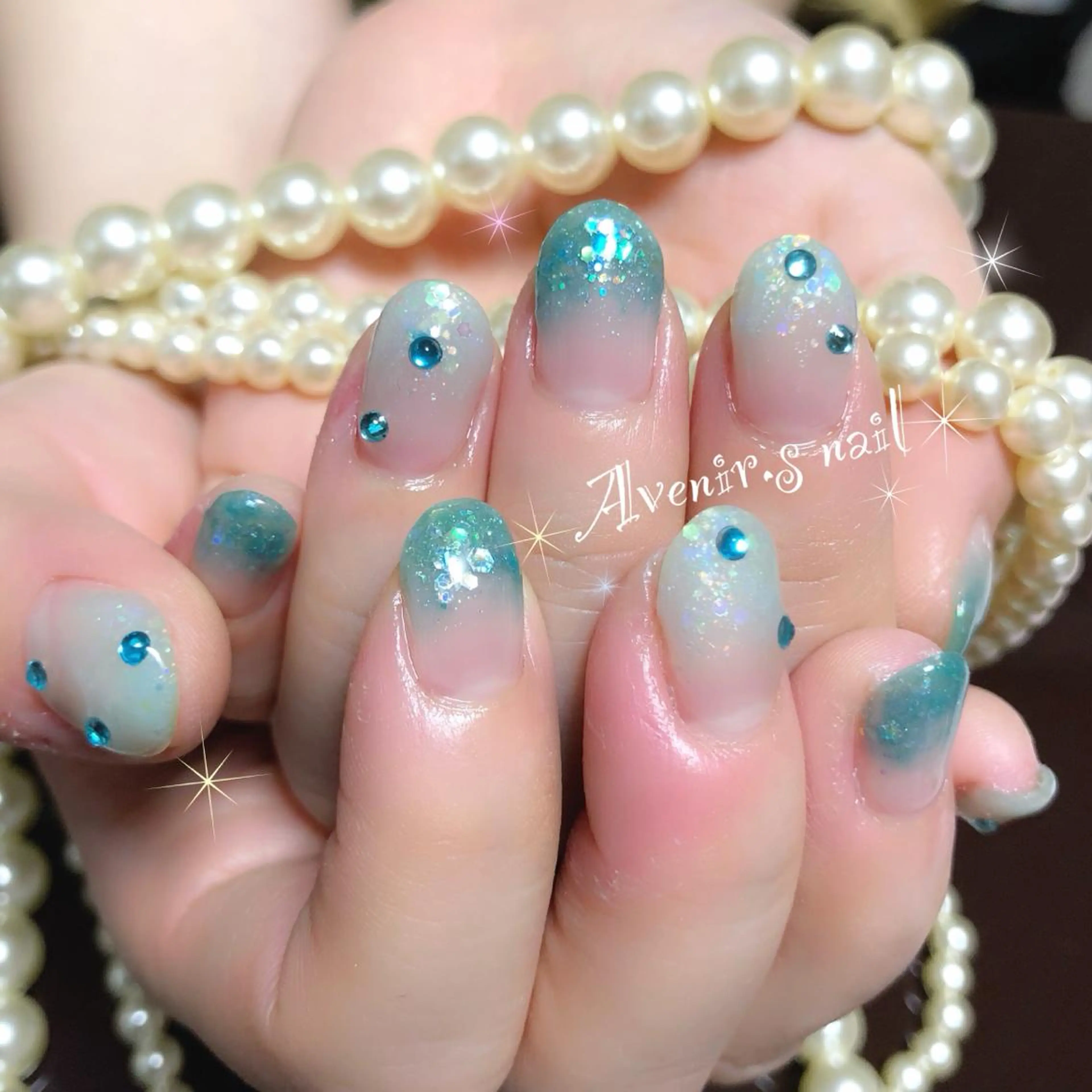 ネイル グラデーション ラメ(グリッター) ラメグラデーション Home Salon Avenir.のネイルデザイン