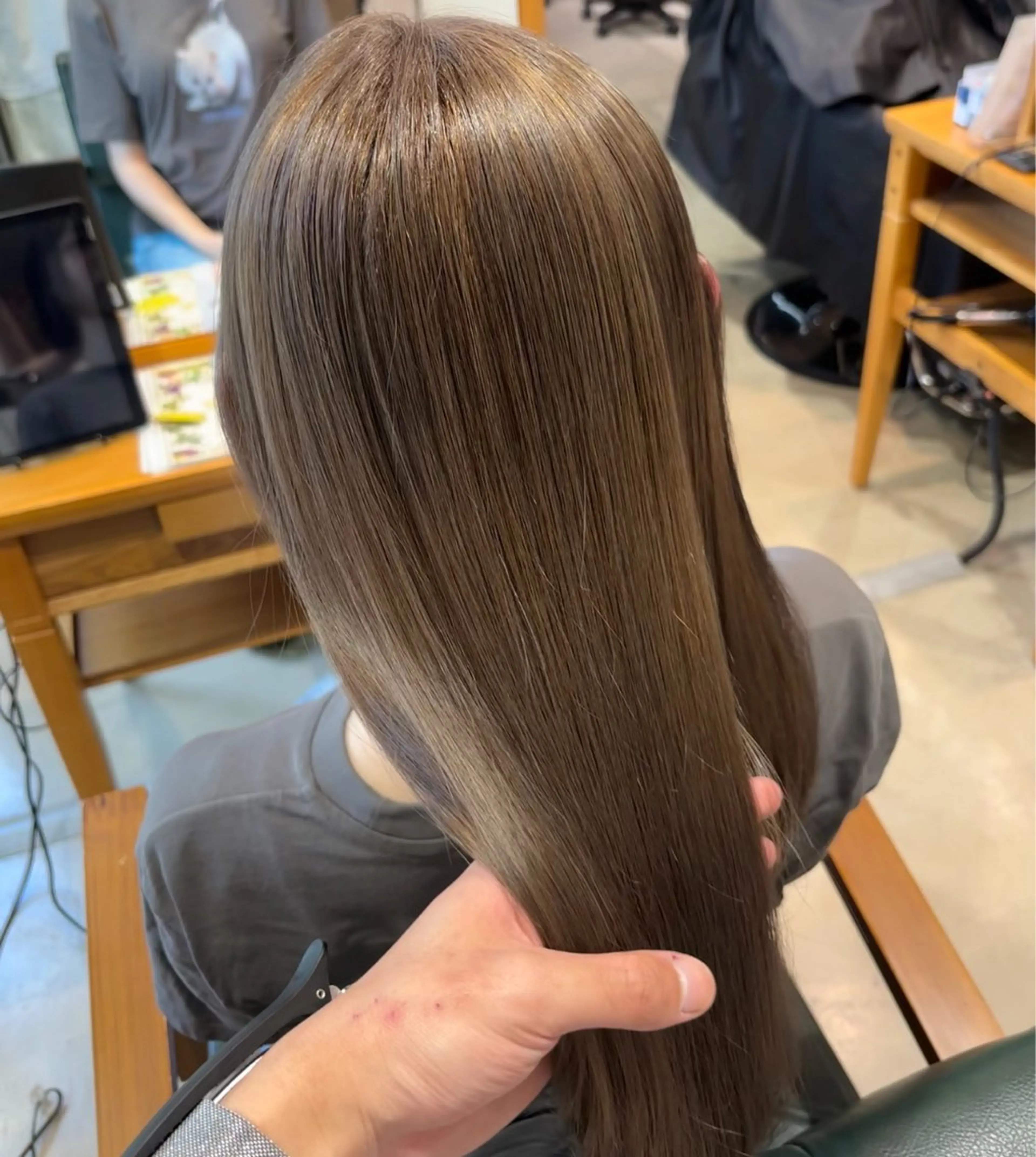 🎀【髪質改善.地毛風ナチュラルストレート🎀＋似合わせカット＋"艶感"トリートメントの写真