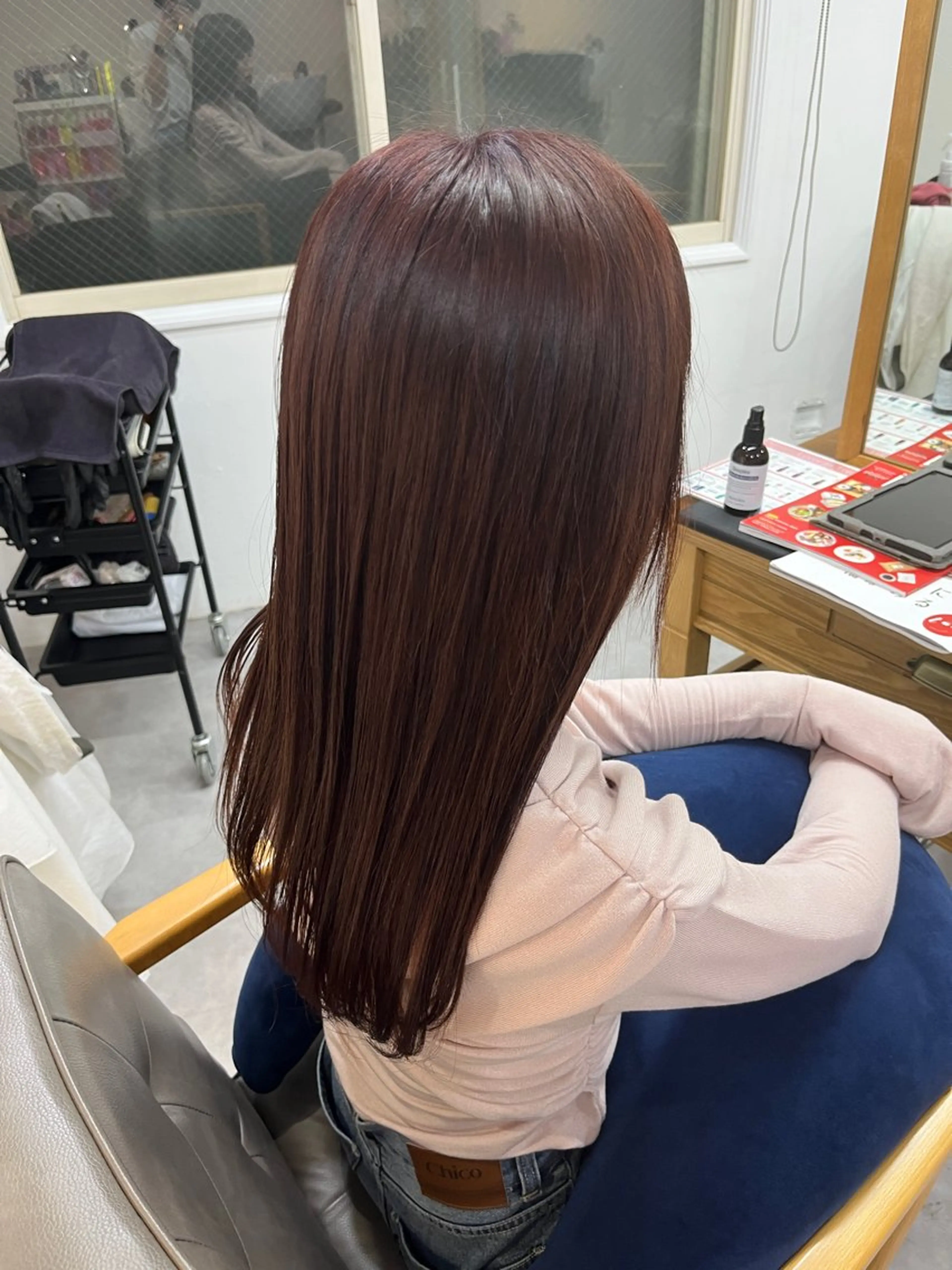 セミロング カラー 三品 早妃のヘアスタイル