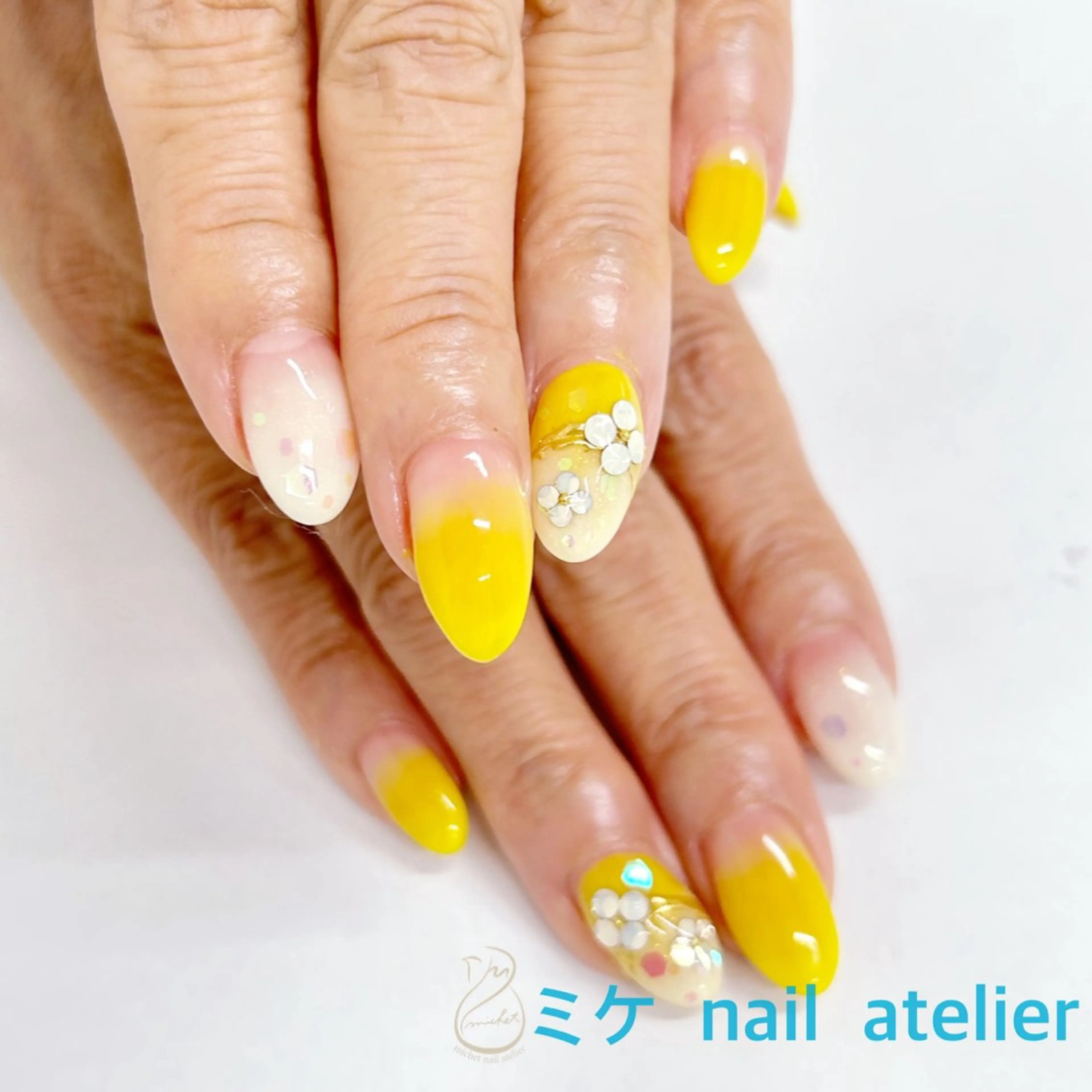 ネイル アートネイル フラワーネイル ジェルネイル グラデーション 夏ネイル ハンドネイル h. rikaのネイルデザイン