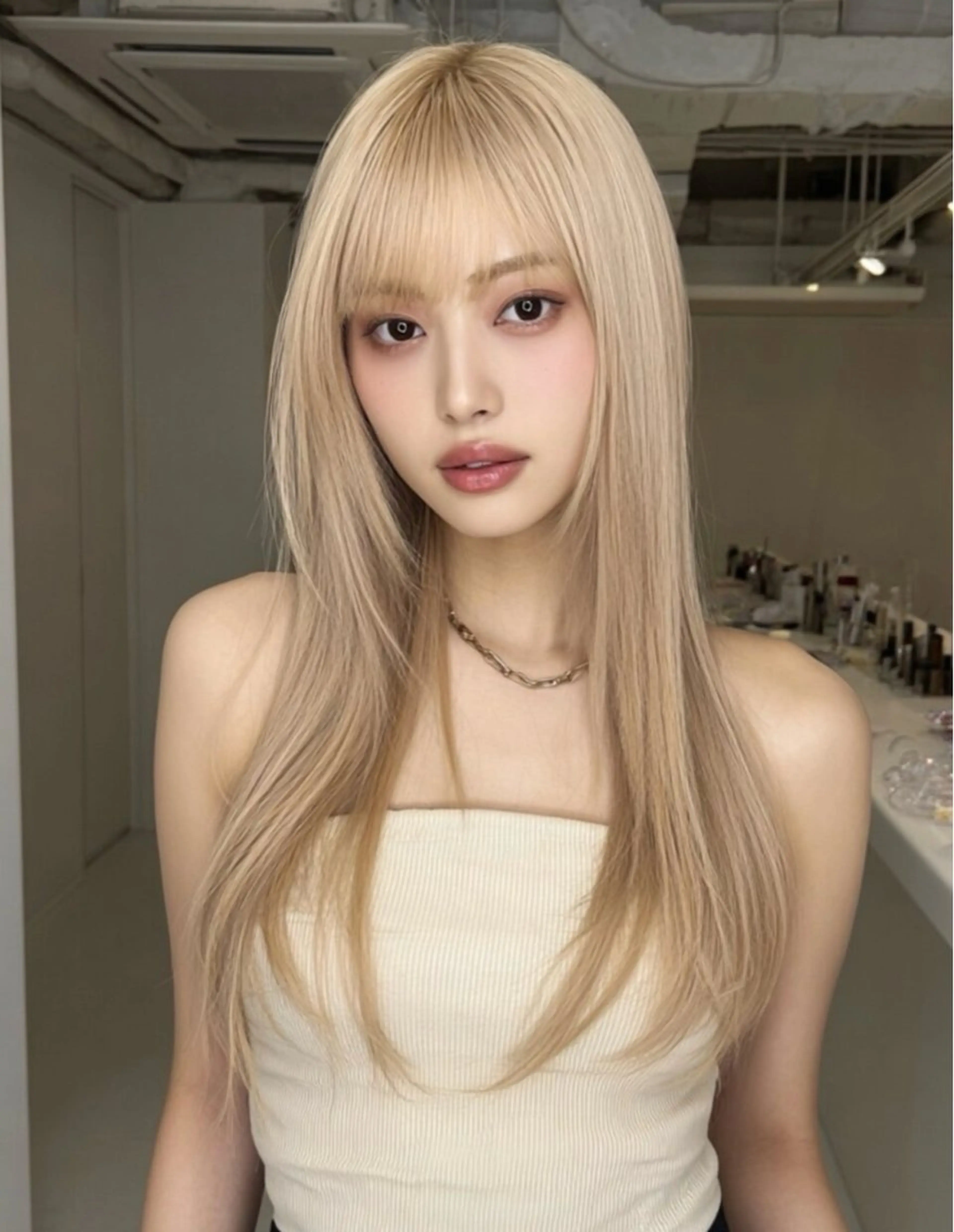 セミロング カラー ブリーチ 縮毛矯正 トリートメント ヘアセット 金子 廉のヘアスタイル