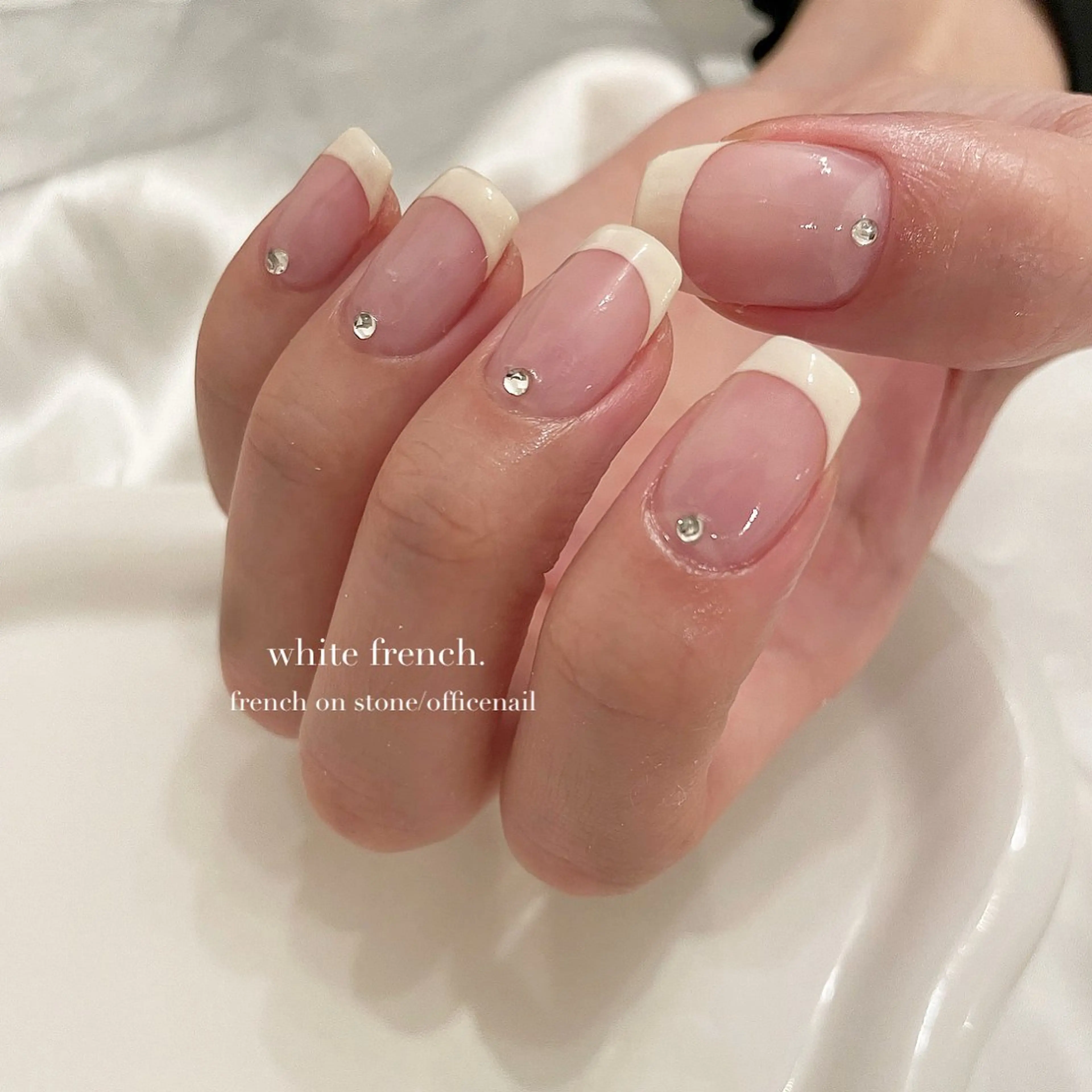 ネイル essence所属・pétit maakoのネイルデザイン