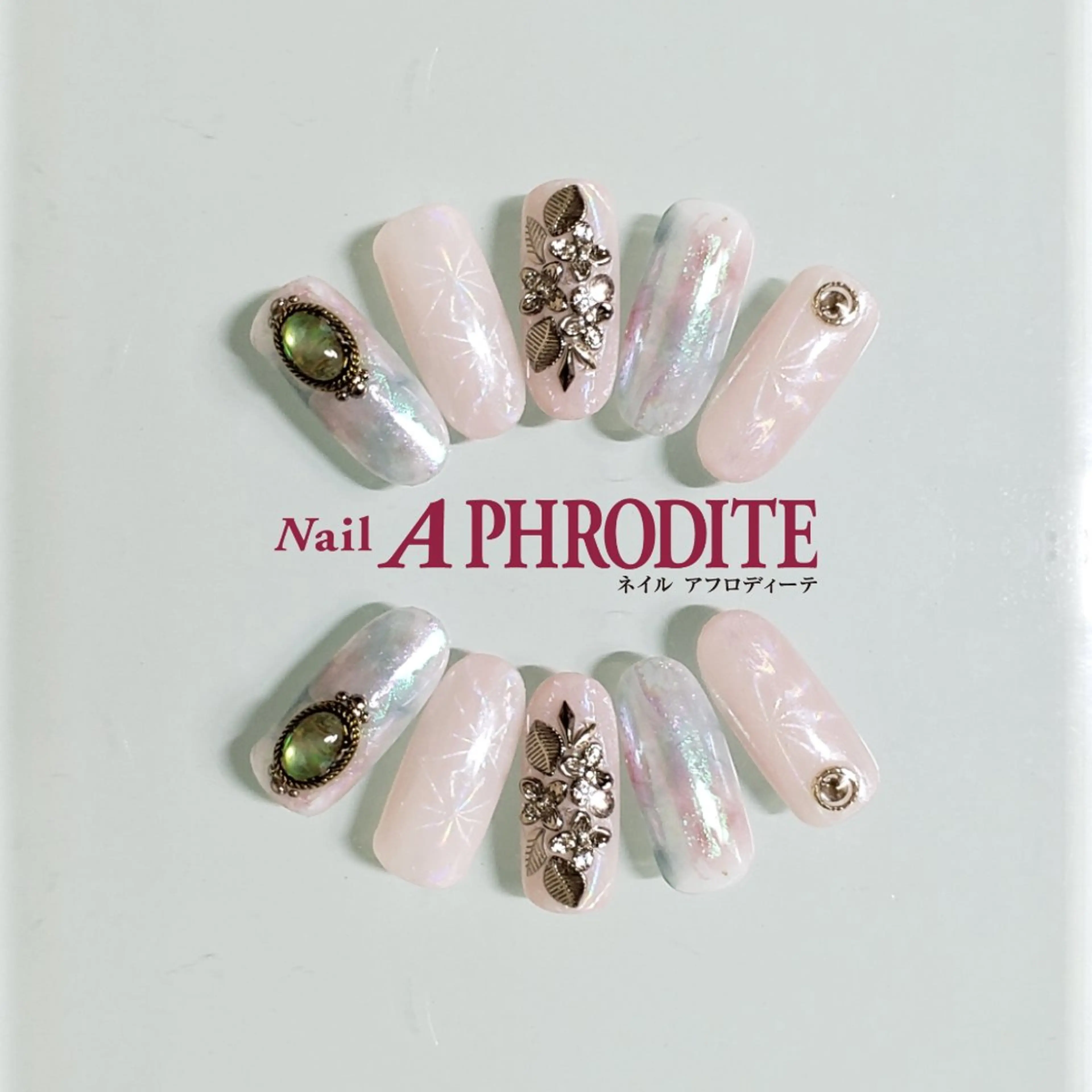 ネイル ジェルネイル ニュアンスネイル スカルプネイル ソフトジェル ネイルチップ ハンドネイル Nail Aphroditeのネイルデザイン
