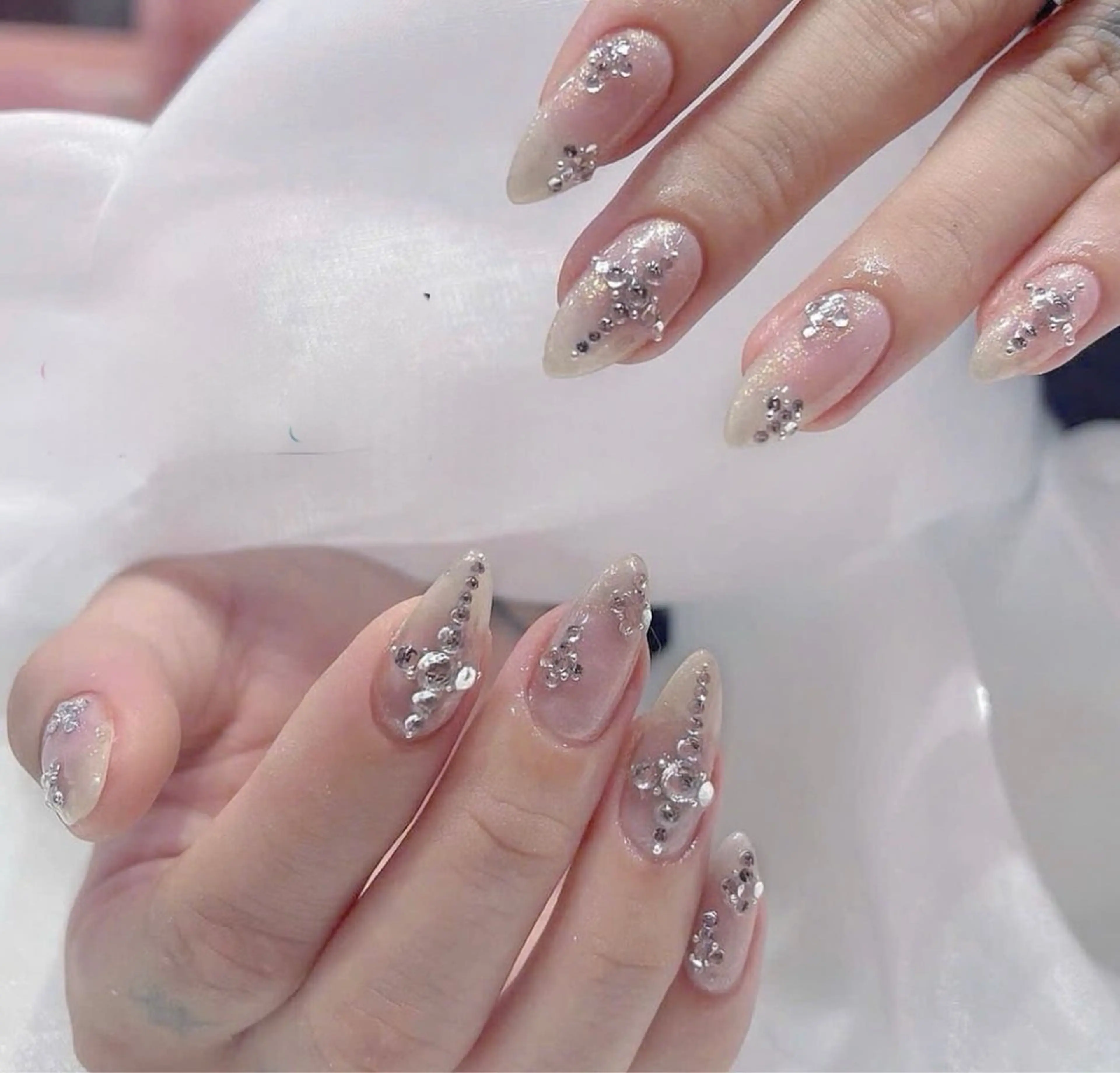 ネイル フレンチネイル キラキラネイル マグネットネイル ミラーネイル ニュアンスネイル ハンドネイル Lyn TA Nailのネイルデザイン