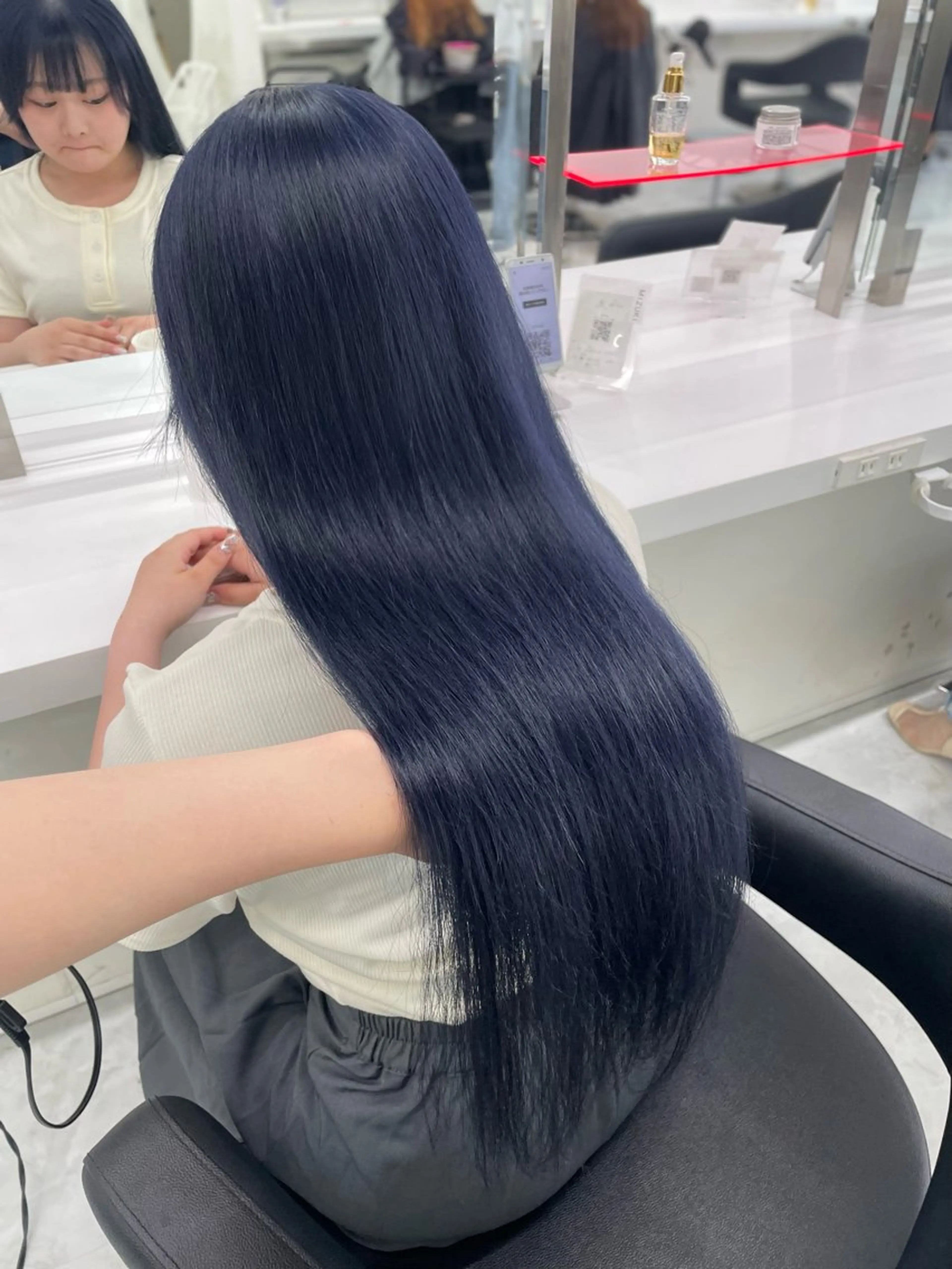 ロング ヘアカラー ヘッドスパ 🤍韓国🤍大人っぽ ベージュ🤍ブラウンのヘアスタイル