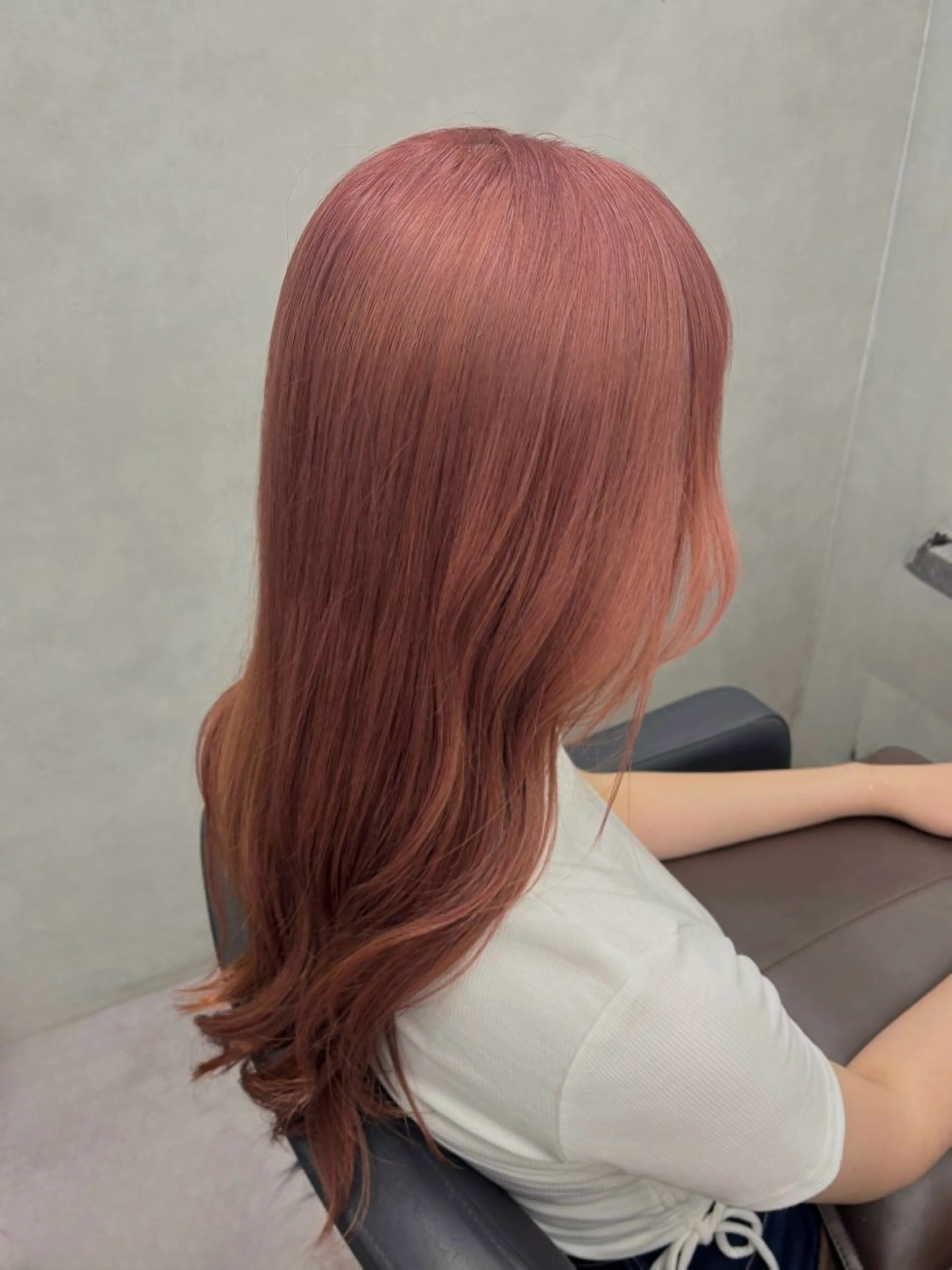 ミディアム カラー ベージュカラー ピンクカラー ピンクベージュ ヘアカラー 艶髪ハイトーン 💎Shoseiのヘアスタイル