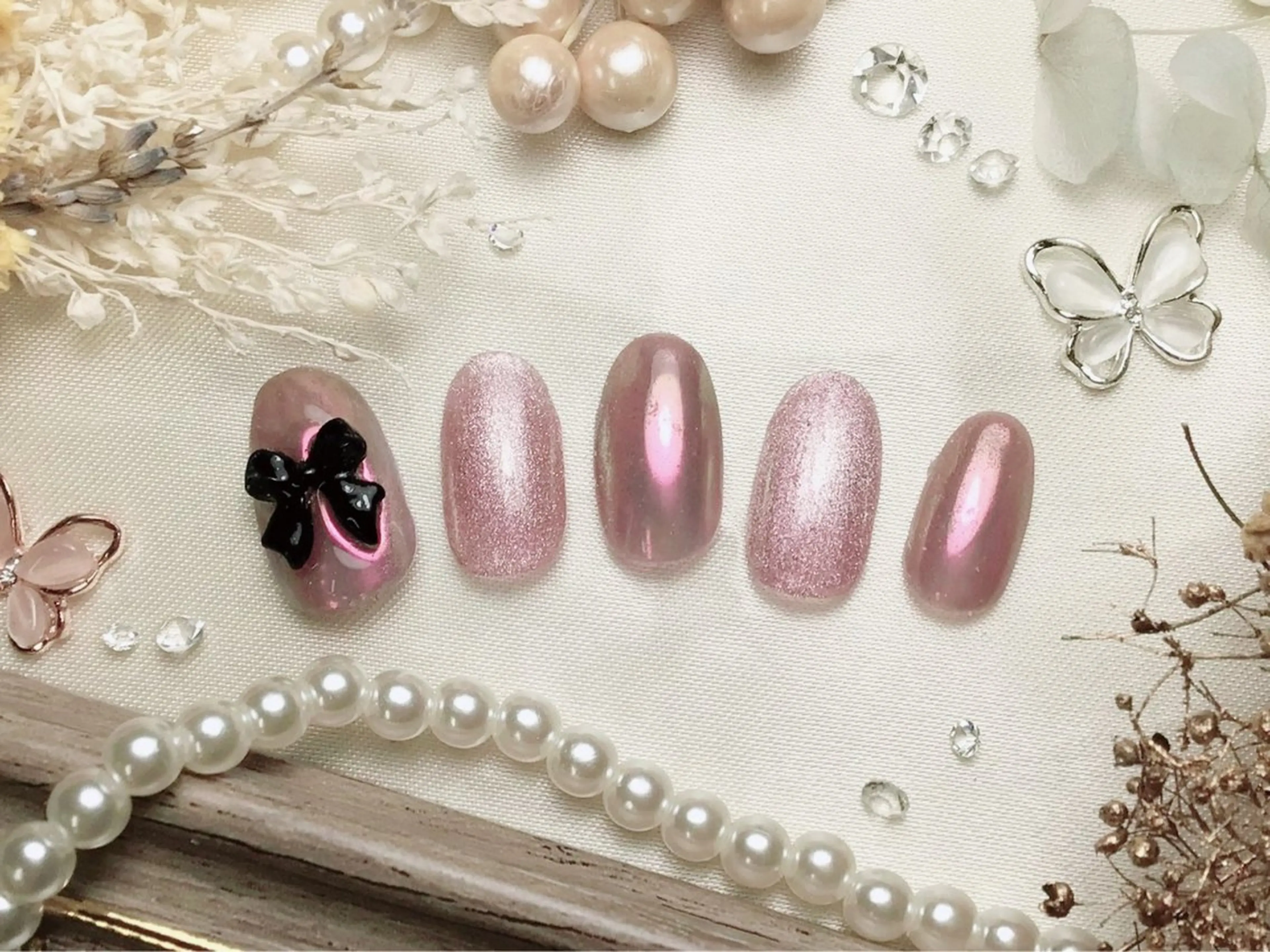 ミディアム ハンドネイル ネイルPetit Ribbonのネイルデザイン