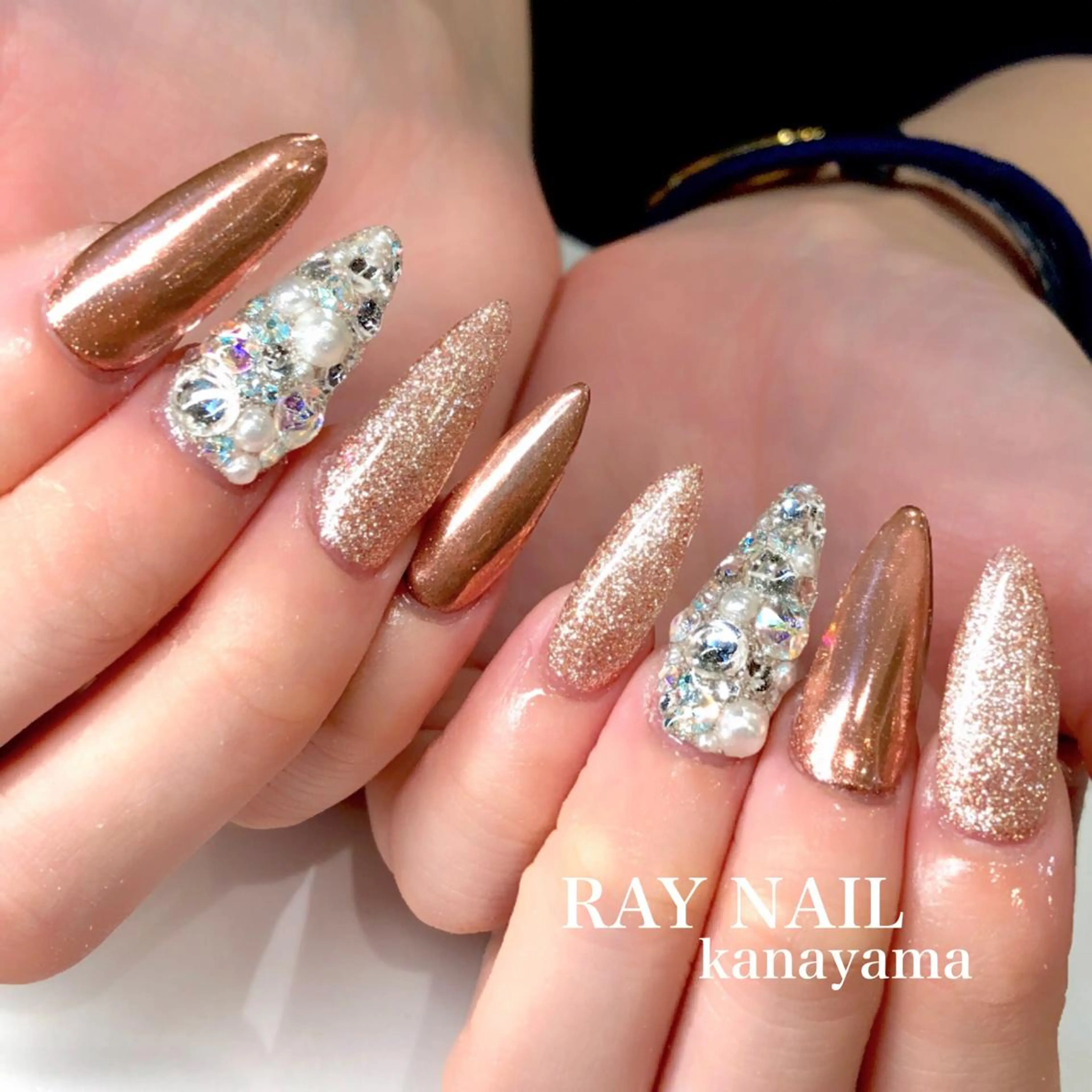 チップで長さだし！！ ミラー、ラメ、埋めつくしネイル｜Arowa 伊田