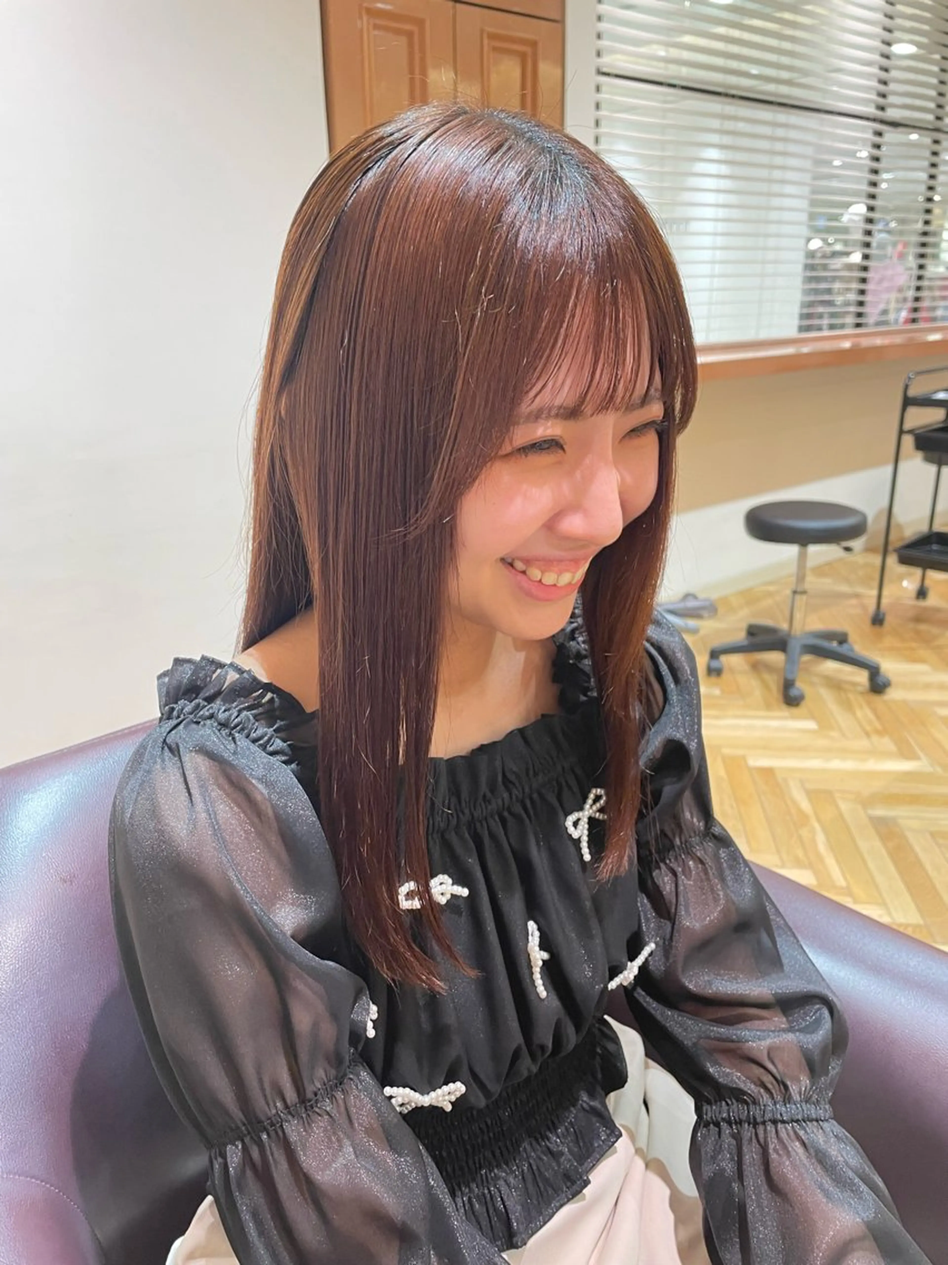 セミロング behive  駅前店所属・菊地 桃花のヘアスタイル