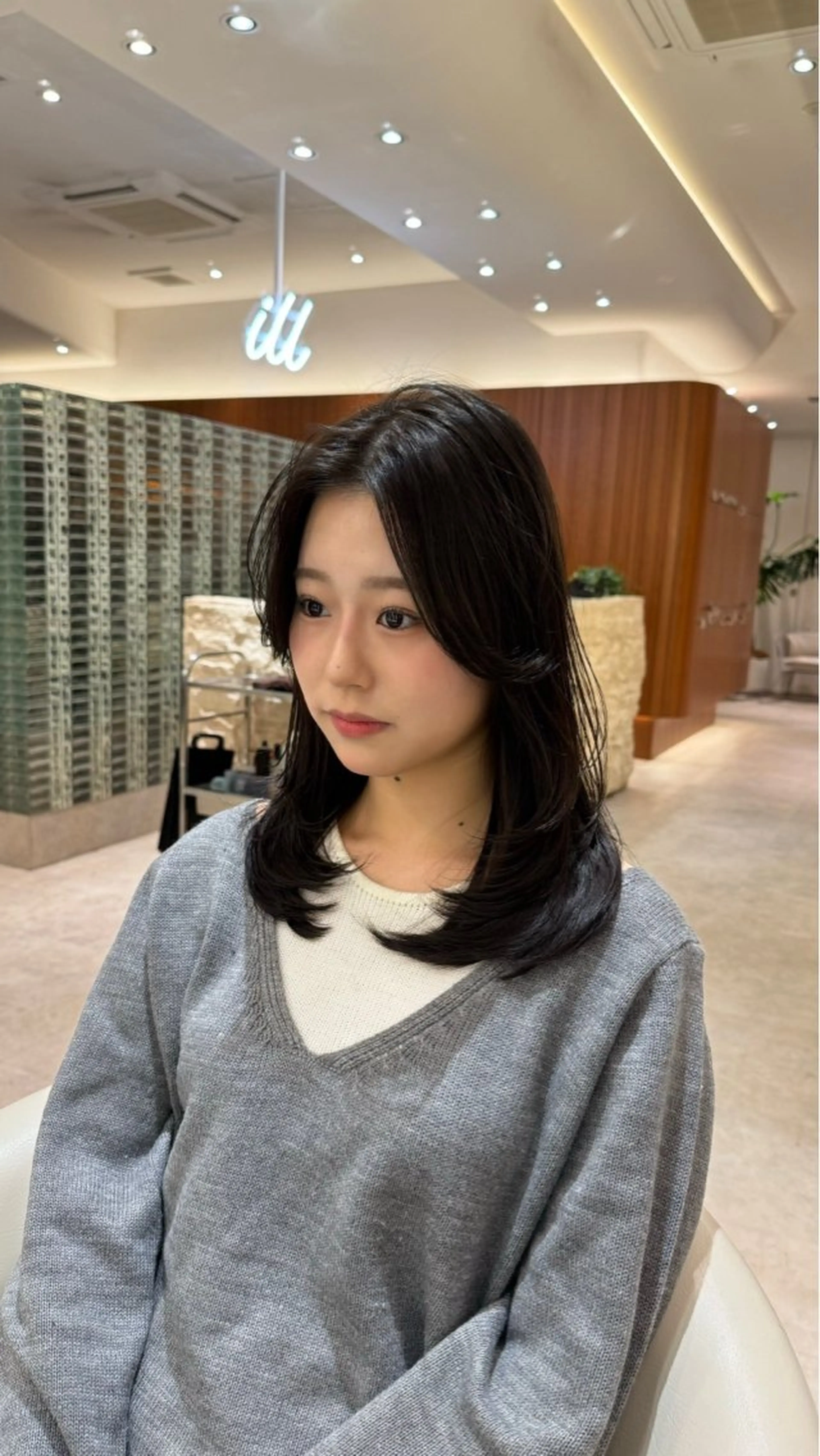セミロング カラー グレージュ オリーブグレージュ オリーブグレー レイヤーカット カット ヘアカラー トリートメント ヘアセット 韓国レイヤー🇰🇷 韓国研修◎渋谷カイトのヘアスタイル
