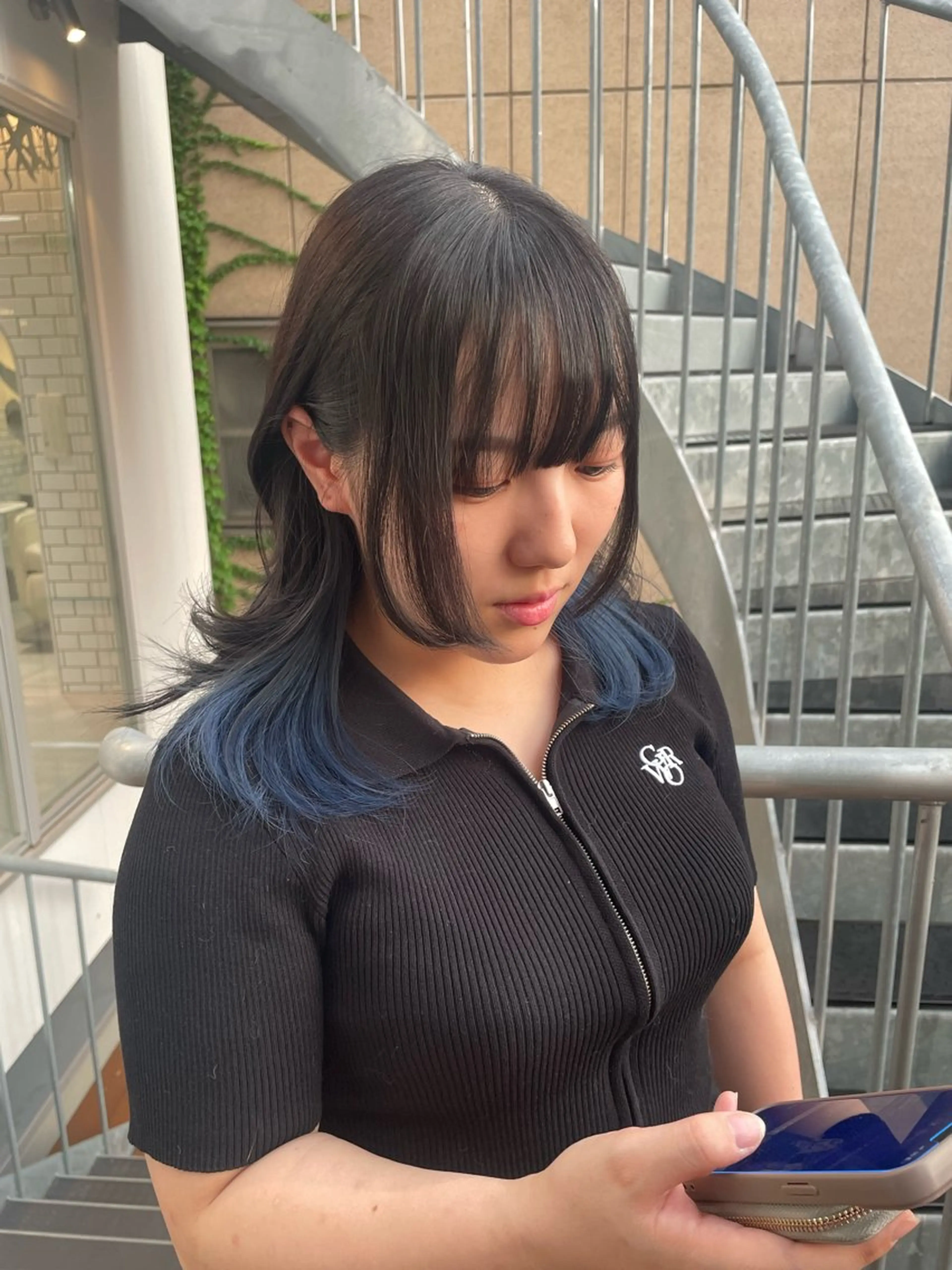 セミロング カラー インナーカラー emusalon前橋川原店所属・松井 悠希のヘアスタイル