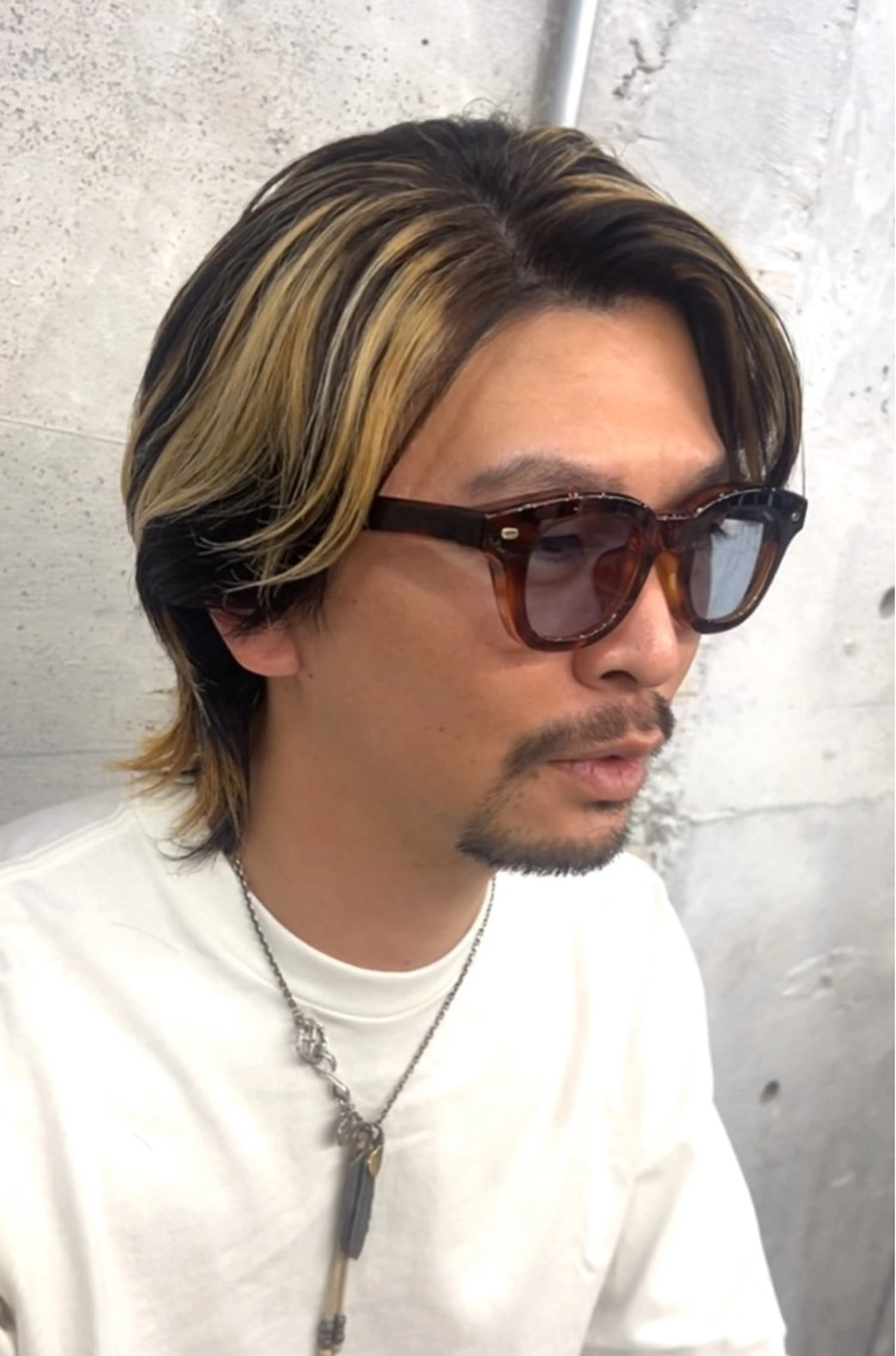 ショート カラー メンズ ヘアカラー TOBITA TAKARAのヘアスタイル