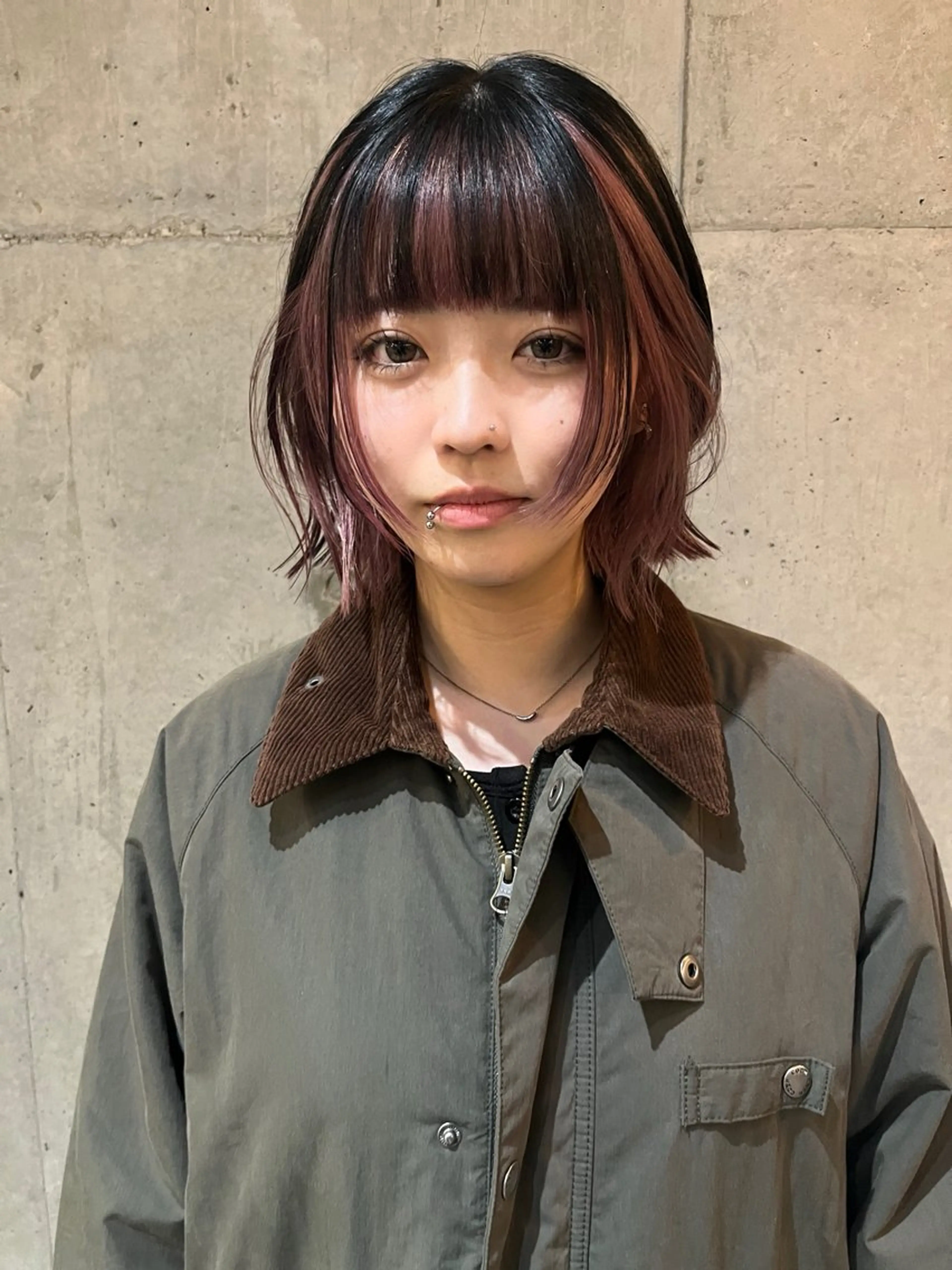 ショート ボブレイヤー ボブ 顔まわりレイヤー レイヤーカット ウルフカット カット ヘアカラー レイヤーカット\ウル フ　chinatsuのヘアスタイル