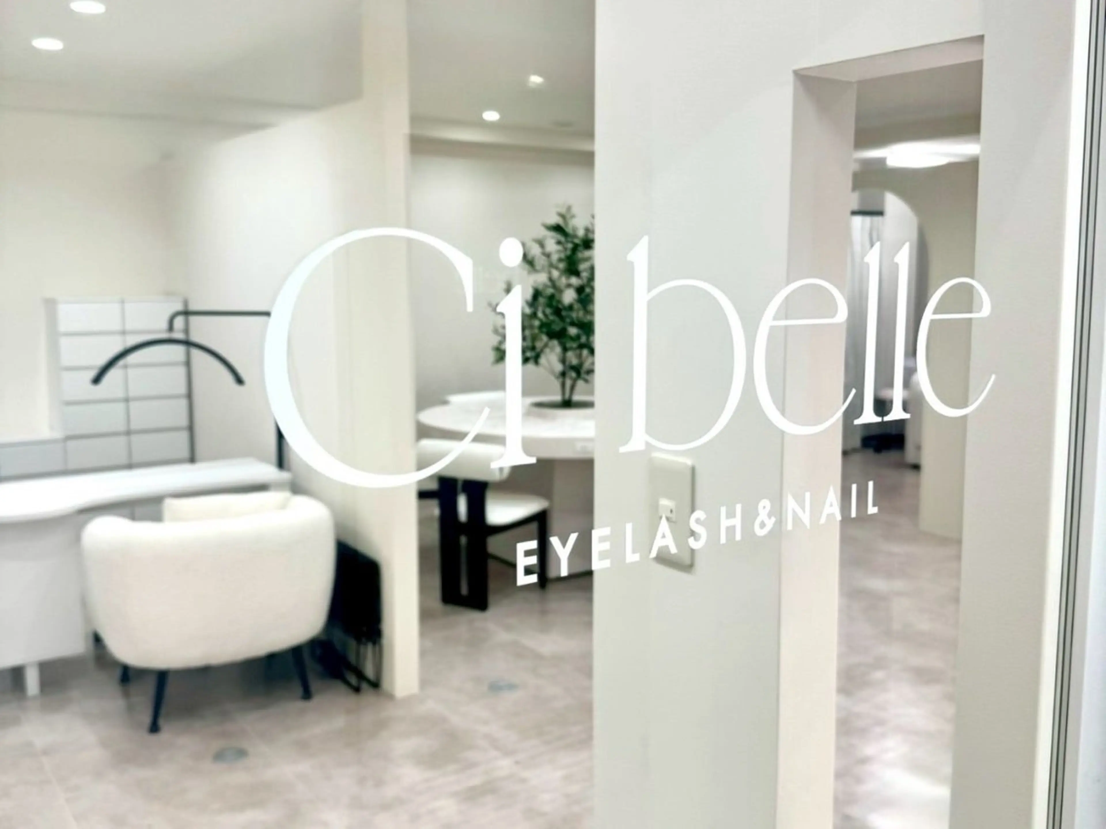 Nailsalon Cibelle江阪のネイルデザイン