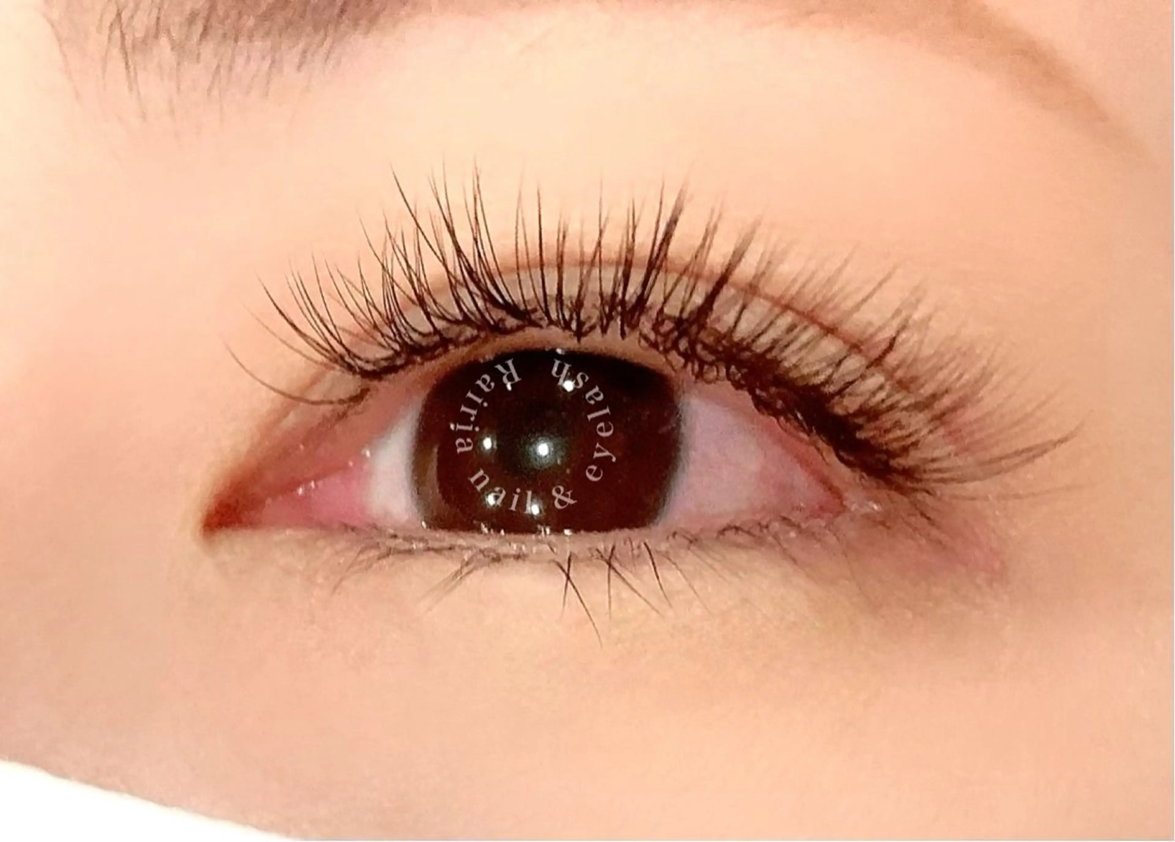 マツエク・マツパ ボリュームラッシュ Rairia nail&eyelash所属・Rairia CHIKAのマツエク・マツパデザイン