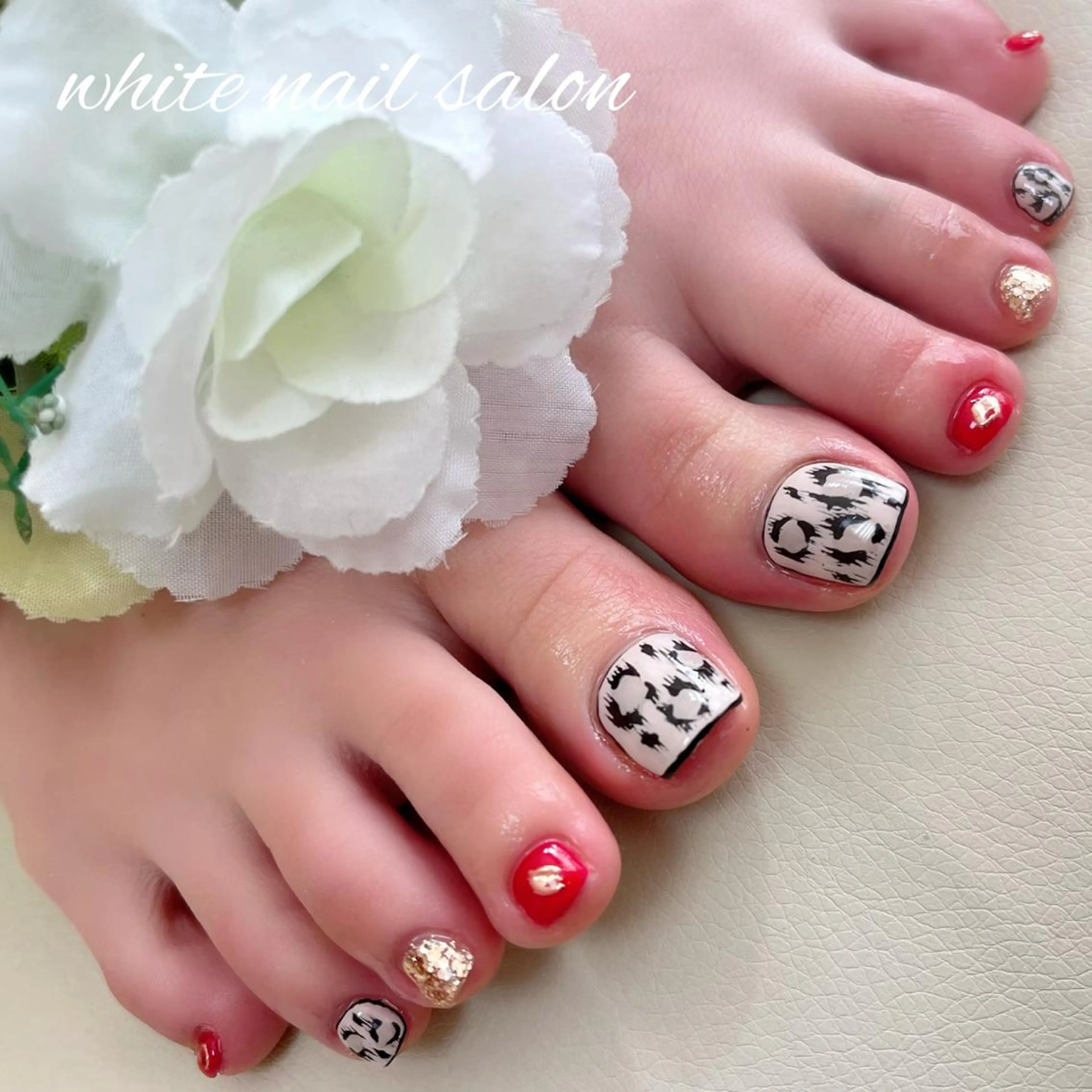 ネイル フットネイル ジェルネイル ハードジェル ラメ(グリッター) 持ち込み フットネイル white nail salonのネイルデザイン
