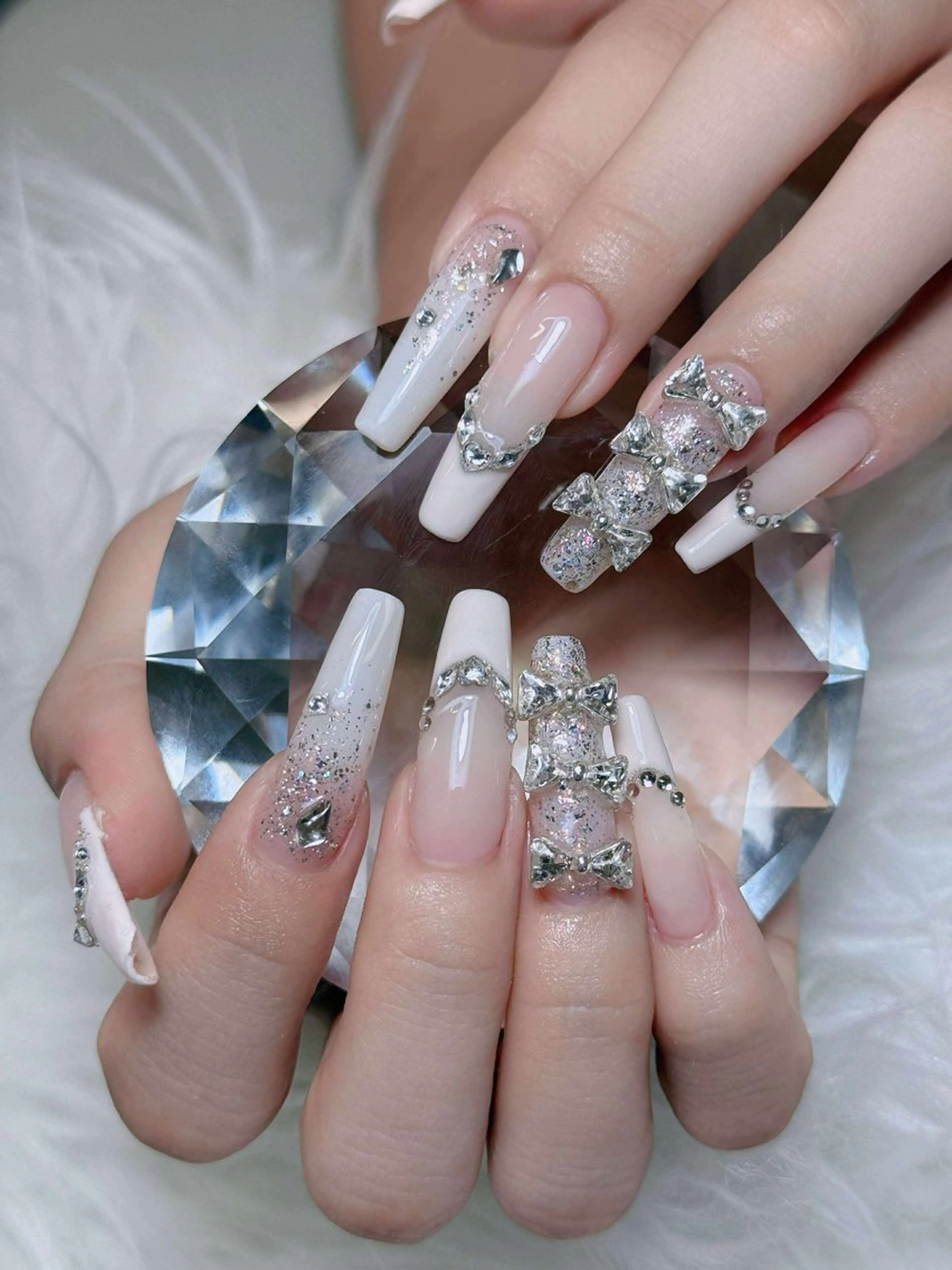 ネイル オーロラネイル チークネイル フットネイル フレンチネイル ハロウィン ハンドネイル Lumi Nail 新大久保3‘のネイルデザイン