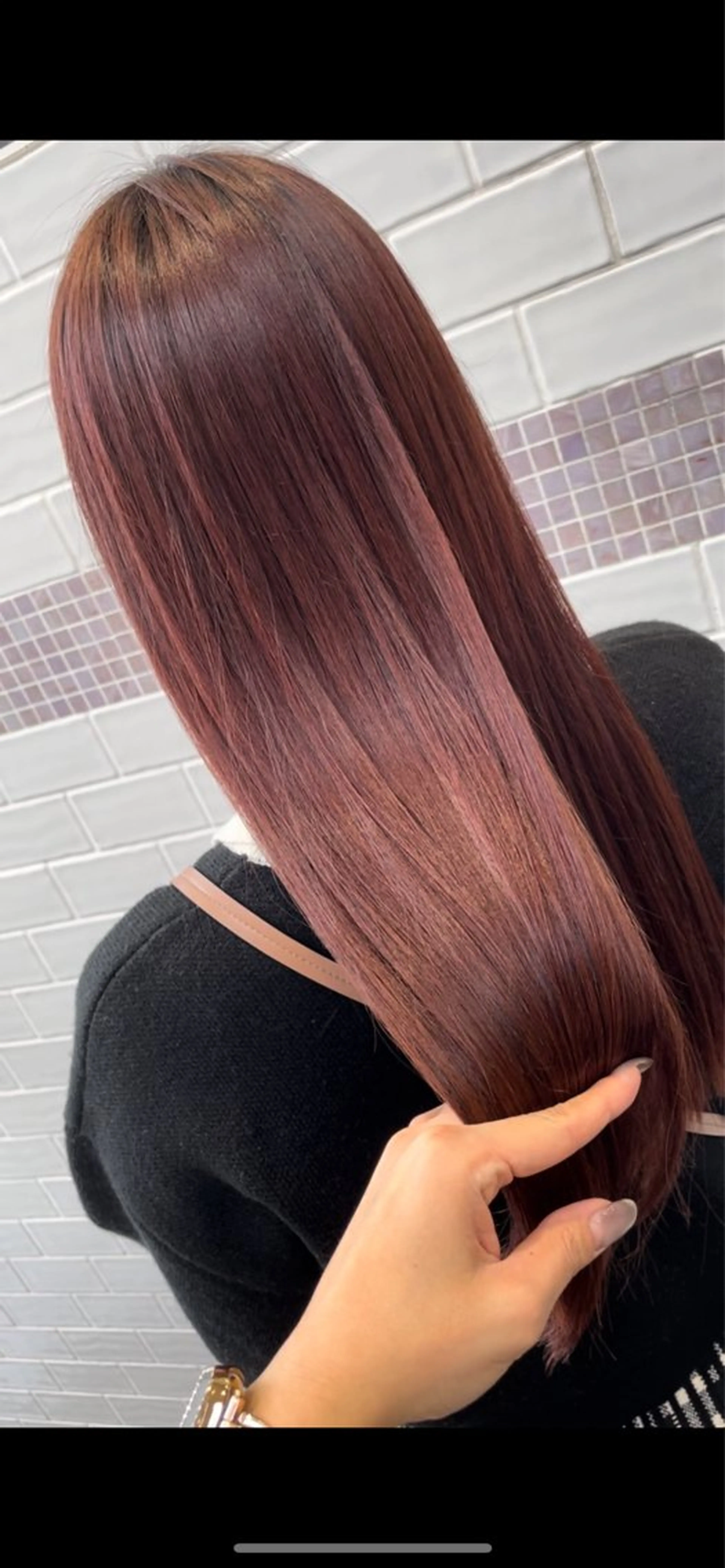 ロング カラー レッドカラー 福見 美保のヘアスタイル
