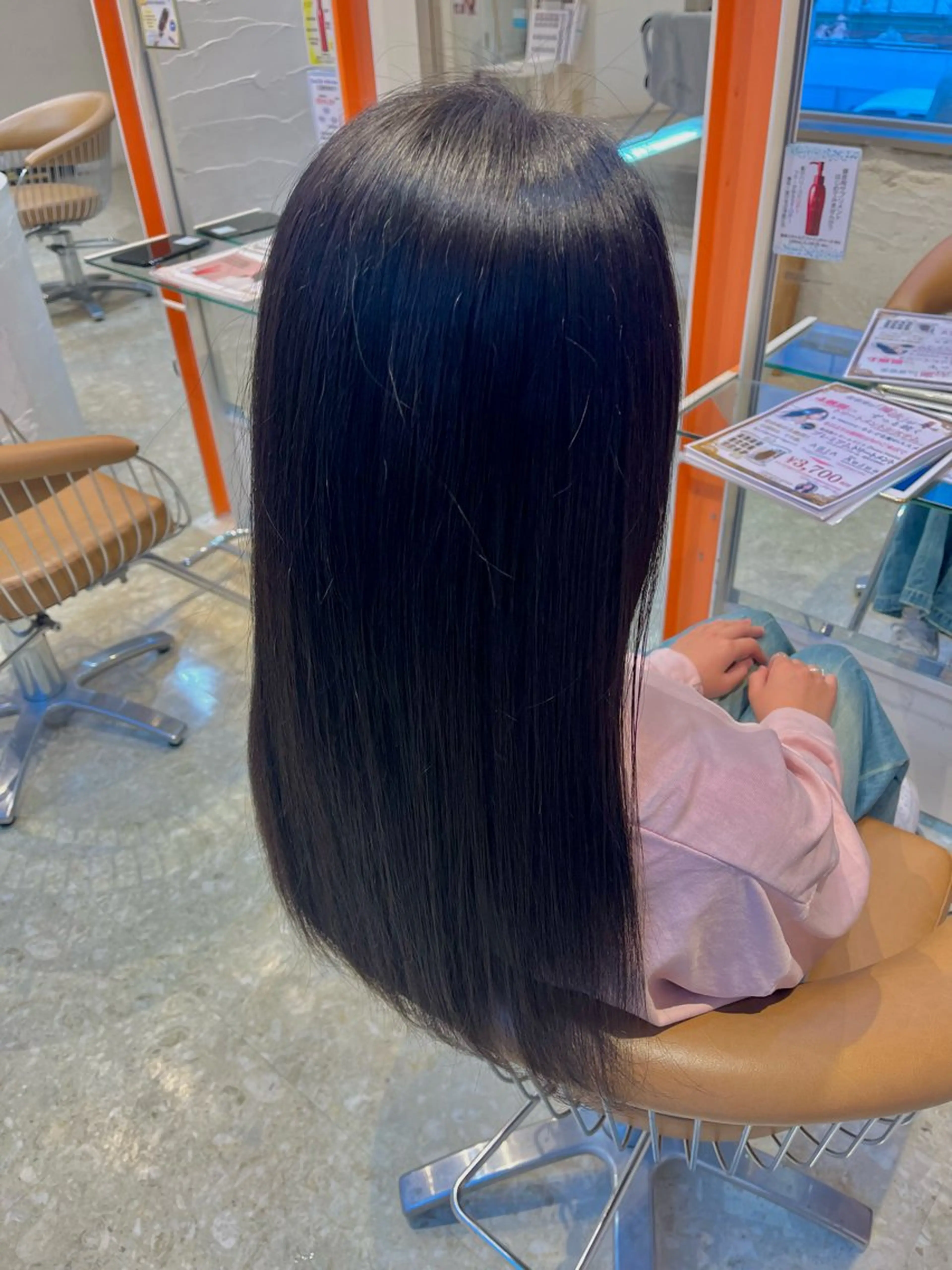 セミロング トリートメント 酸熱トリートメント カット トリートメント うしだ かおるのヘアスタイル