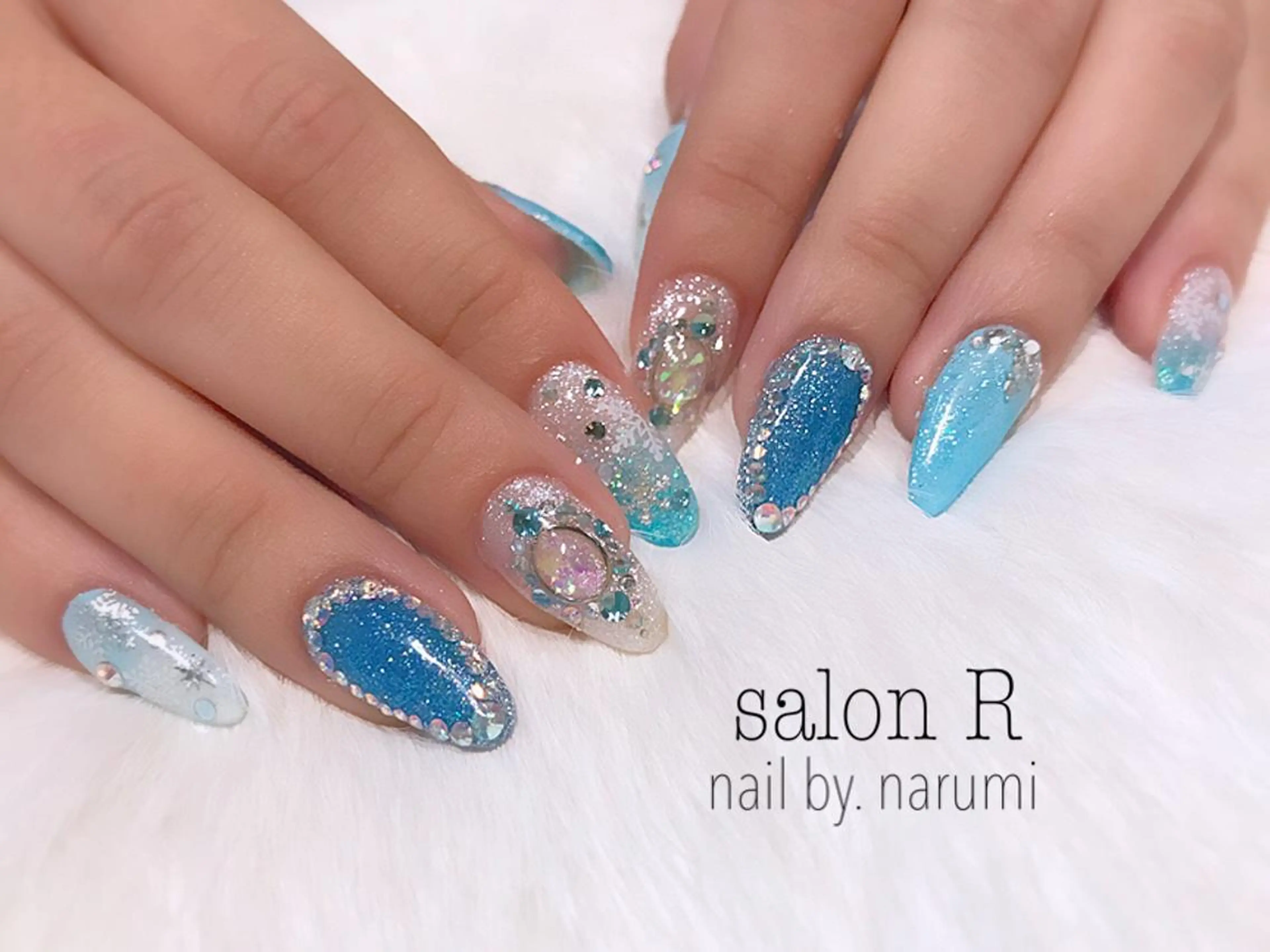 ネイル キラキラネイル ハンドネイル Re Pearl～コーディネートサロン～ 市駅前店所属・NARUMI HYODOのネイルデザイン