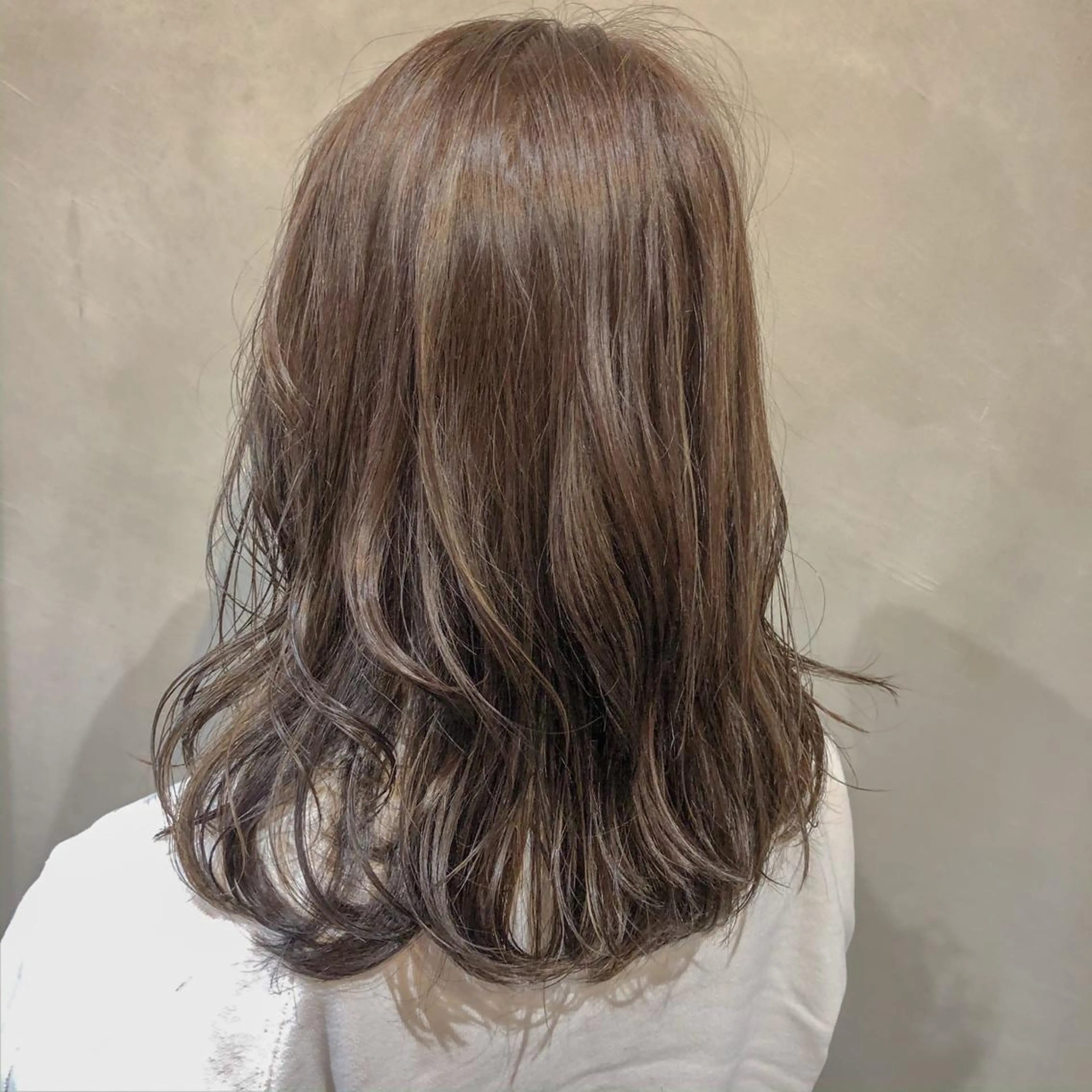 ロング ioe 茶屋町のヘアスタイル