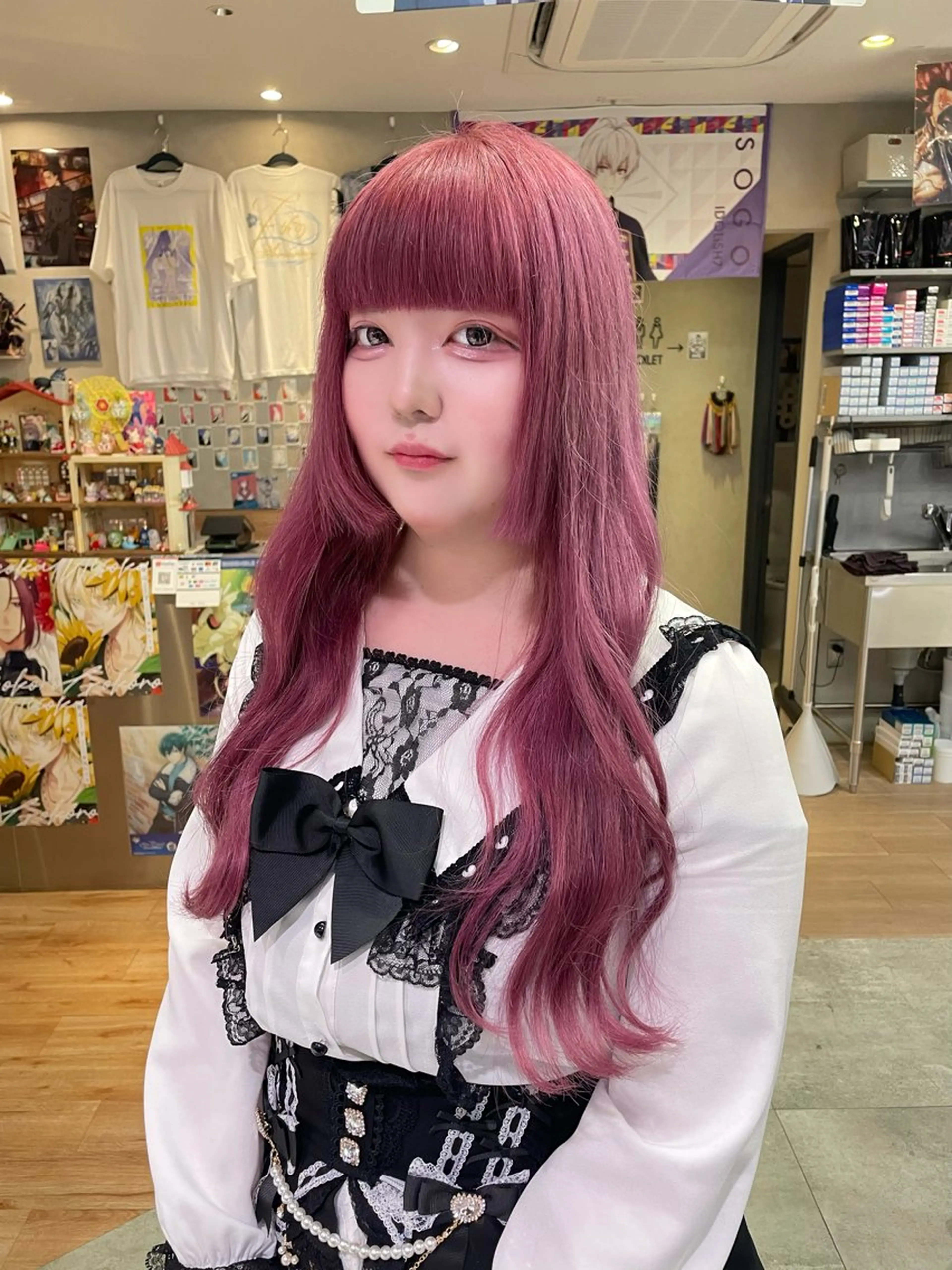 ロング カラー ピンクカラー 🍭ハイトーン/ レイヤーカット🦄のヘアスタイル