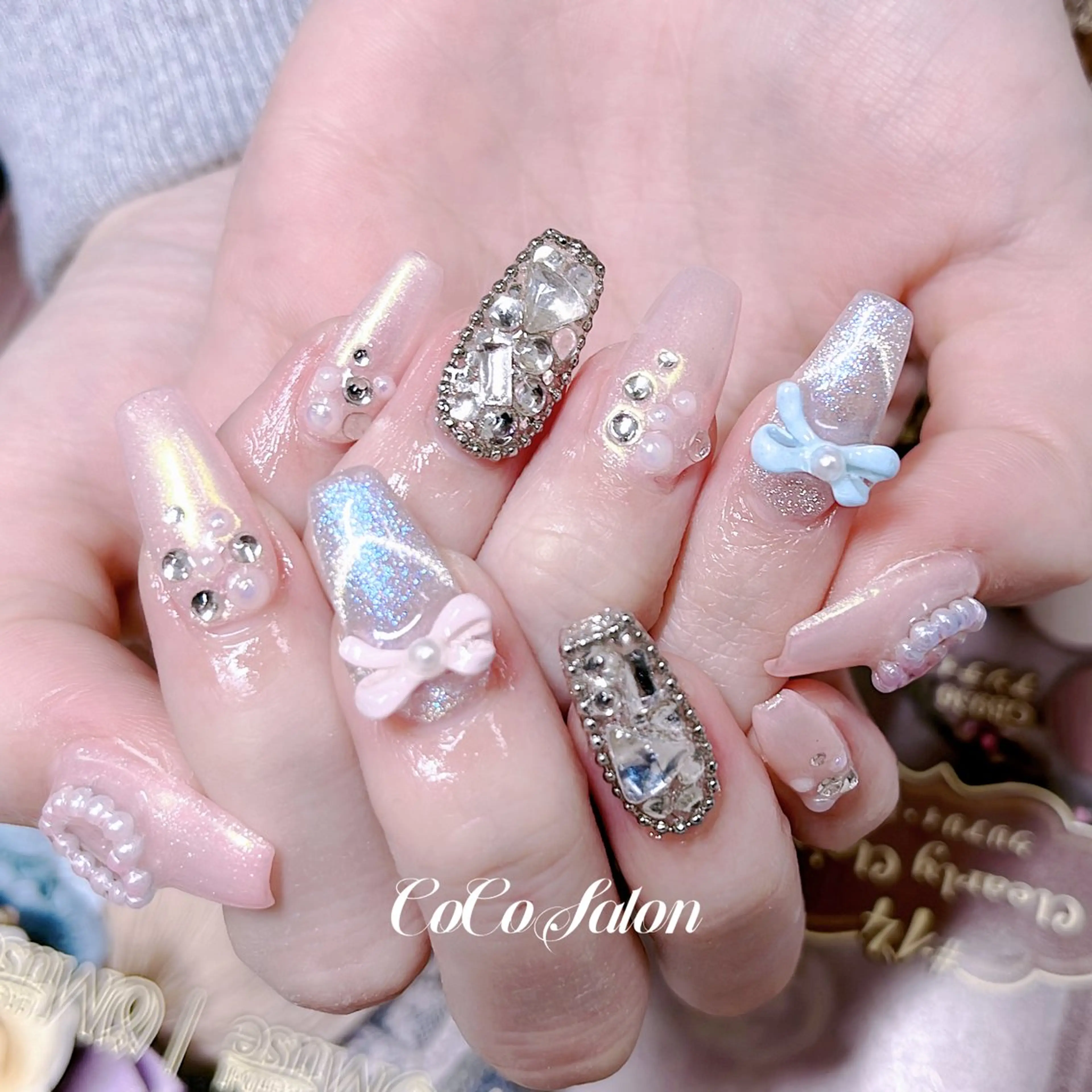 ネイル オーロラネイル 成人式 長さ出し フレンチネイル ジェルネイル ハンドネイル CoCoSalon ネイル/まつ毛予約のネイルデザイン