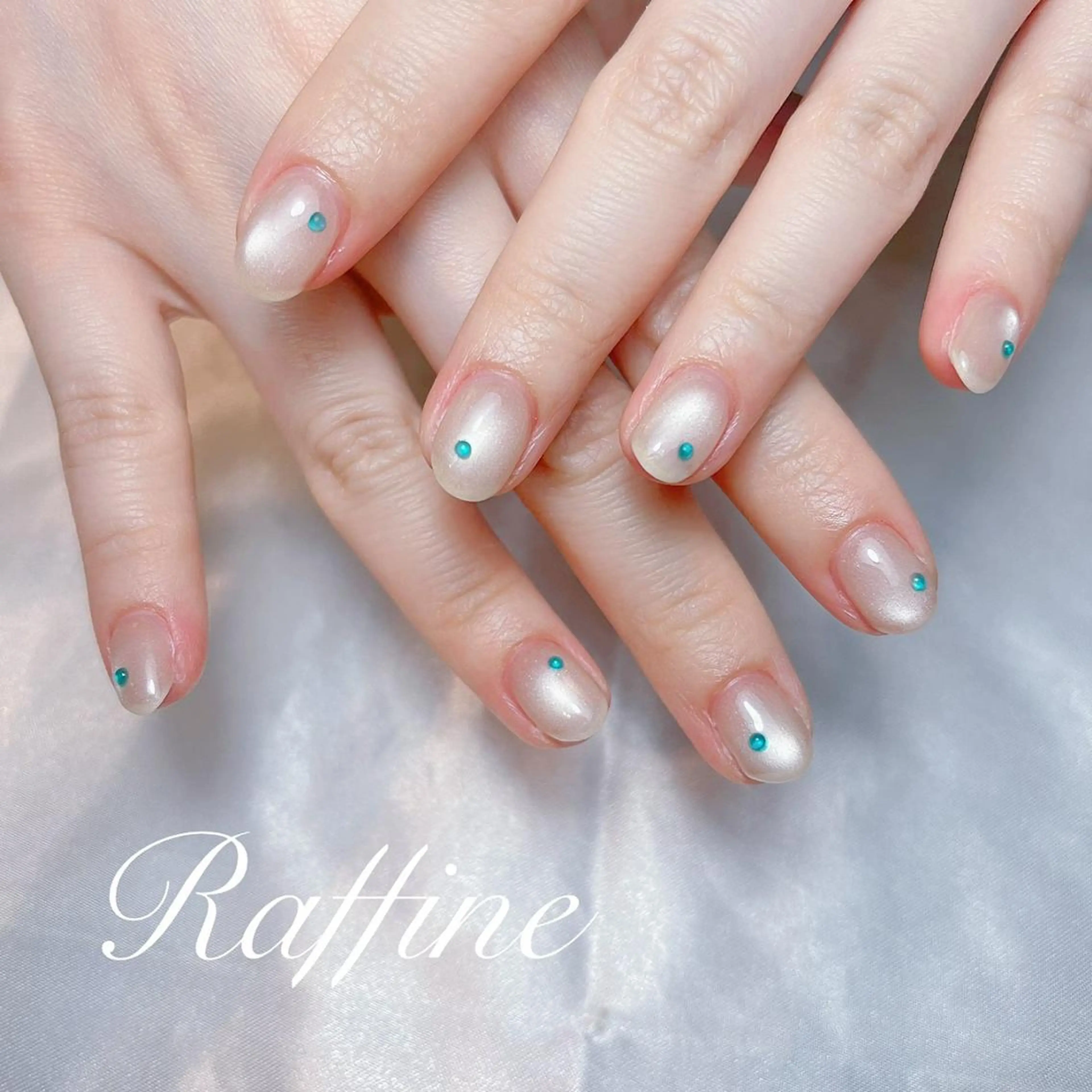 ネイル アートネイル ハンドネイル RAFFINE 月🦋🩵のネイルデザイン