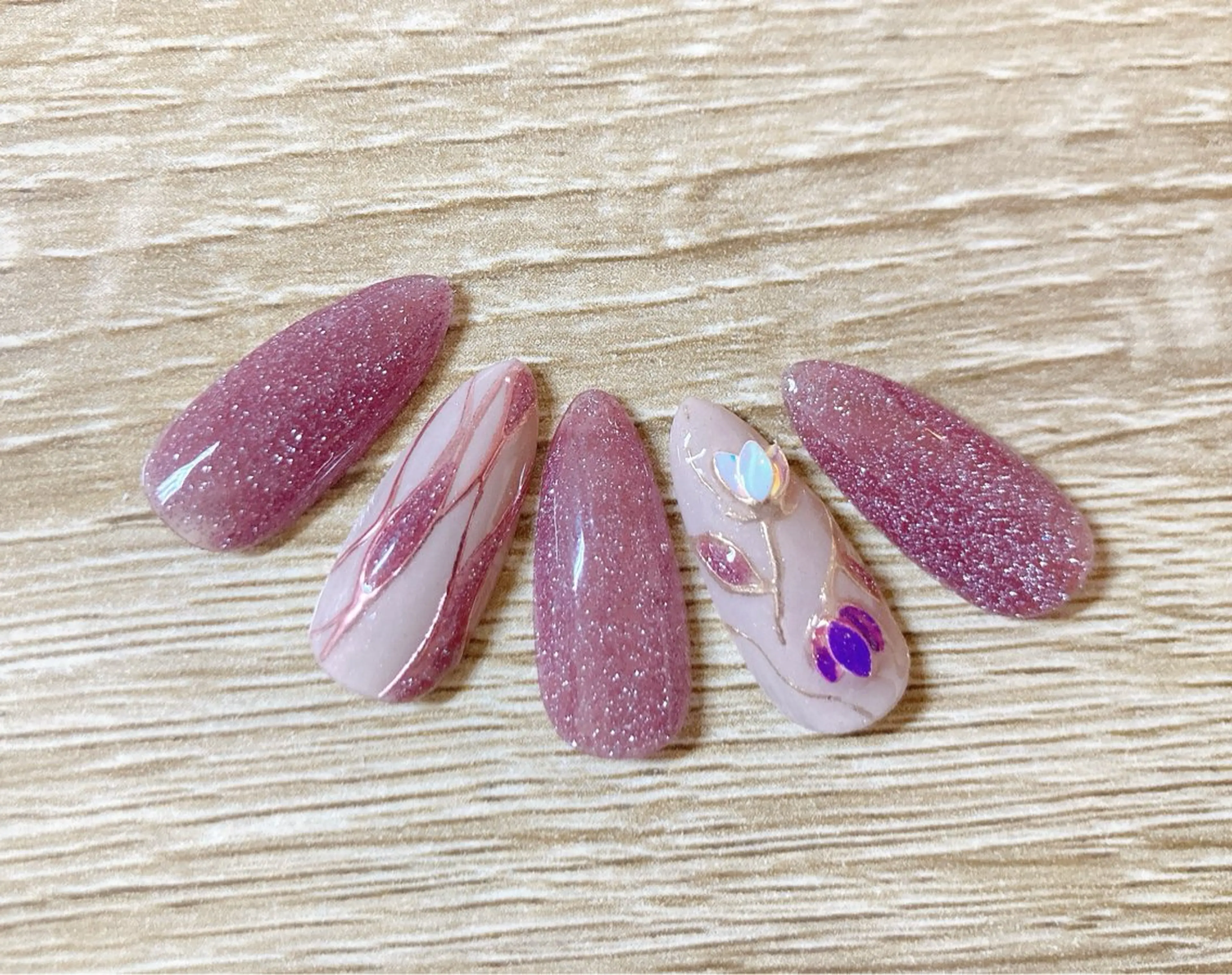ネイル 寺山 千鶴のネイルデザイン
