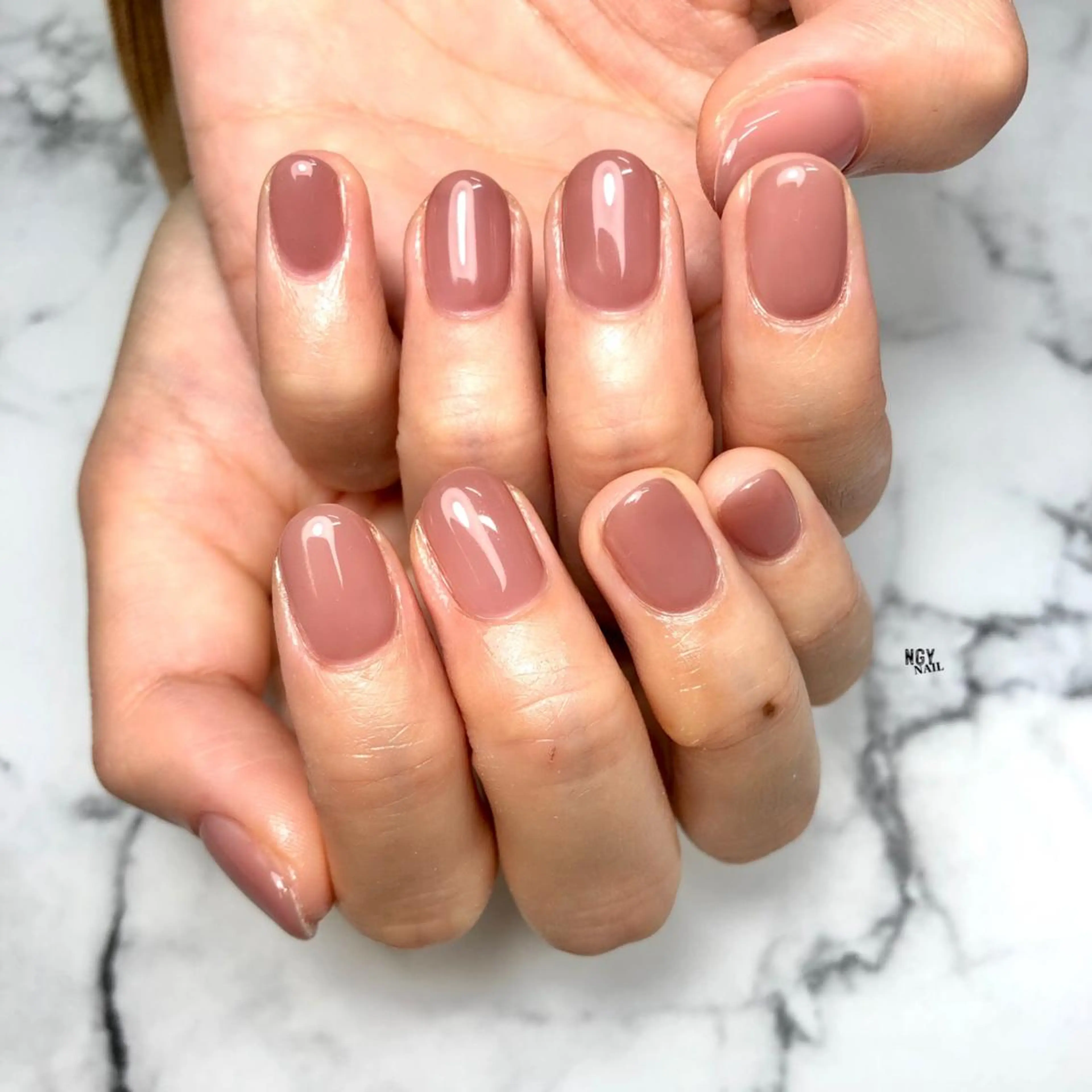 ネイル ブラウン オフィスネイル ワンカラーネイル ピンク ハンドネイル NAIL NOWのネイルデザイン