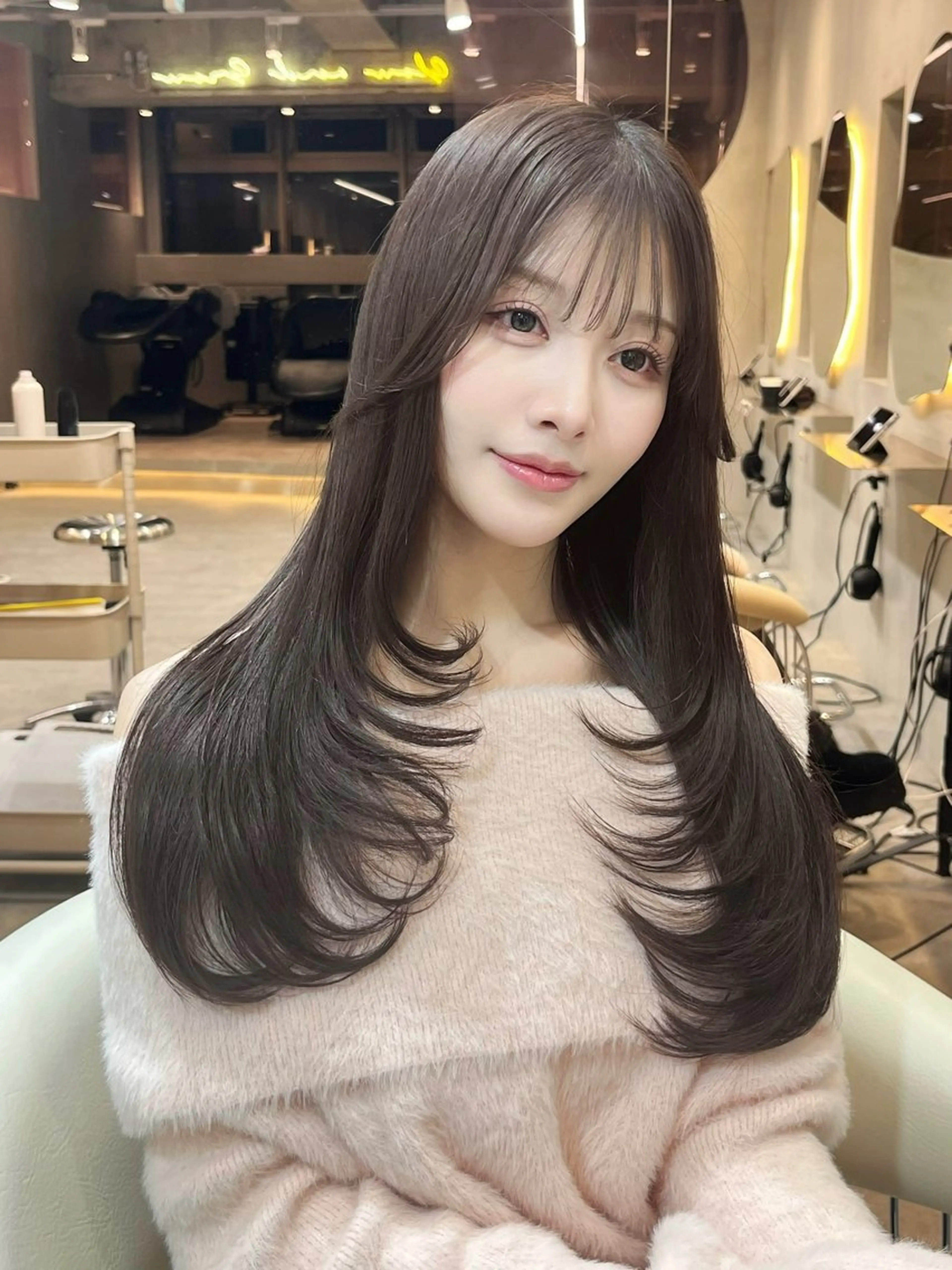 ロング カラー ブリーチ ダブルカラー ブリーチなしカラー 韓国風ヘア レイヤーカット カット ヘアカラー トリートメント 髪質改善 縮毛矯正 韓国ヘア　柏崎颯刀のヘアスタイル