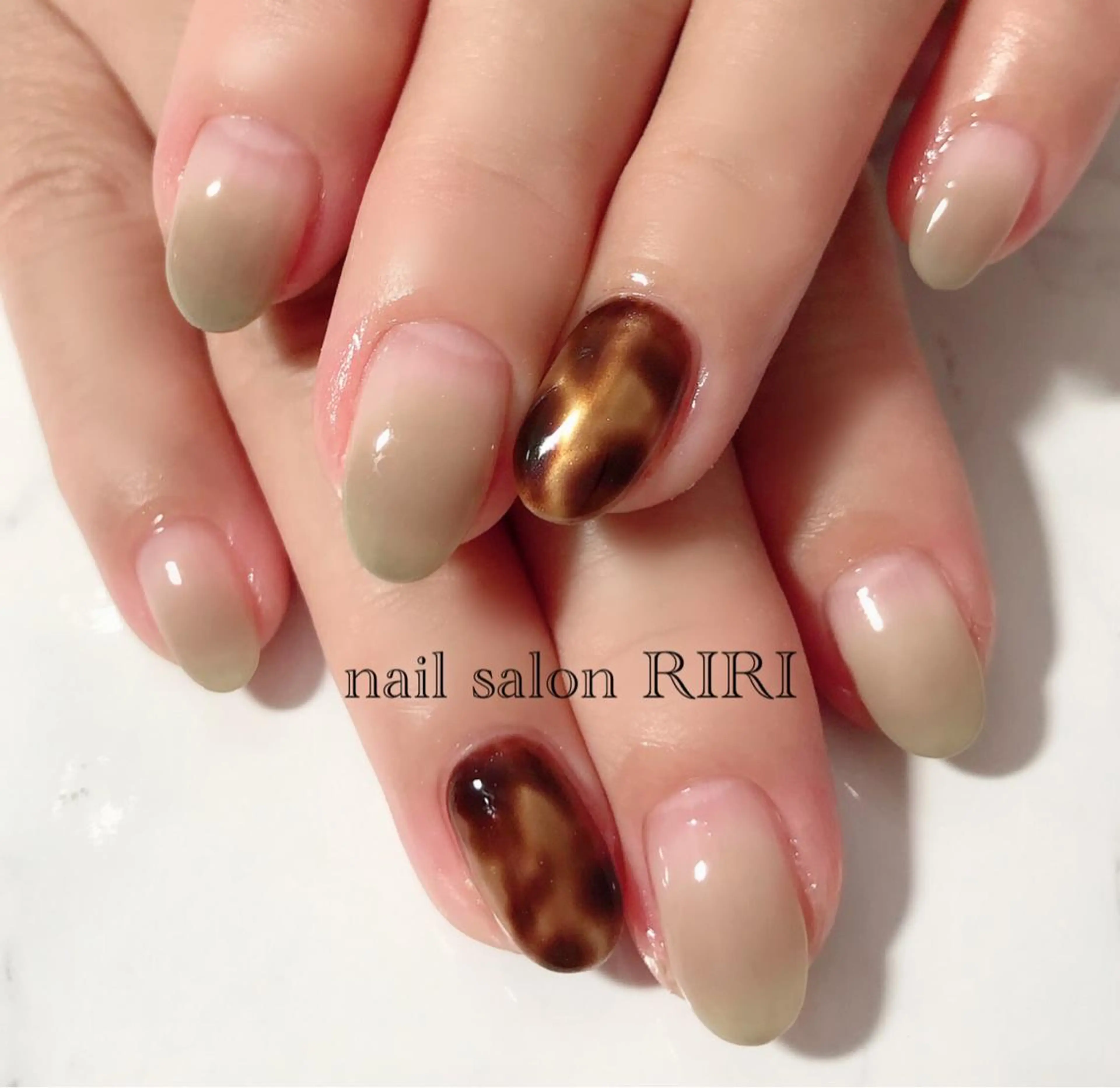 ネイル べっ甲ネイル private  nail  salon RIRI所属・RIRI リリのネイルデザイン