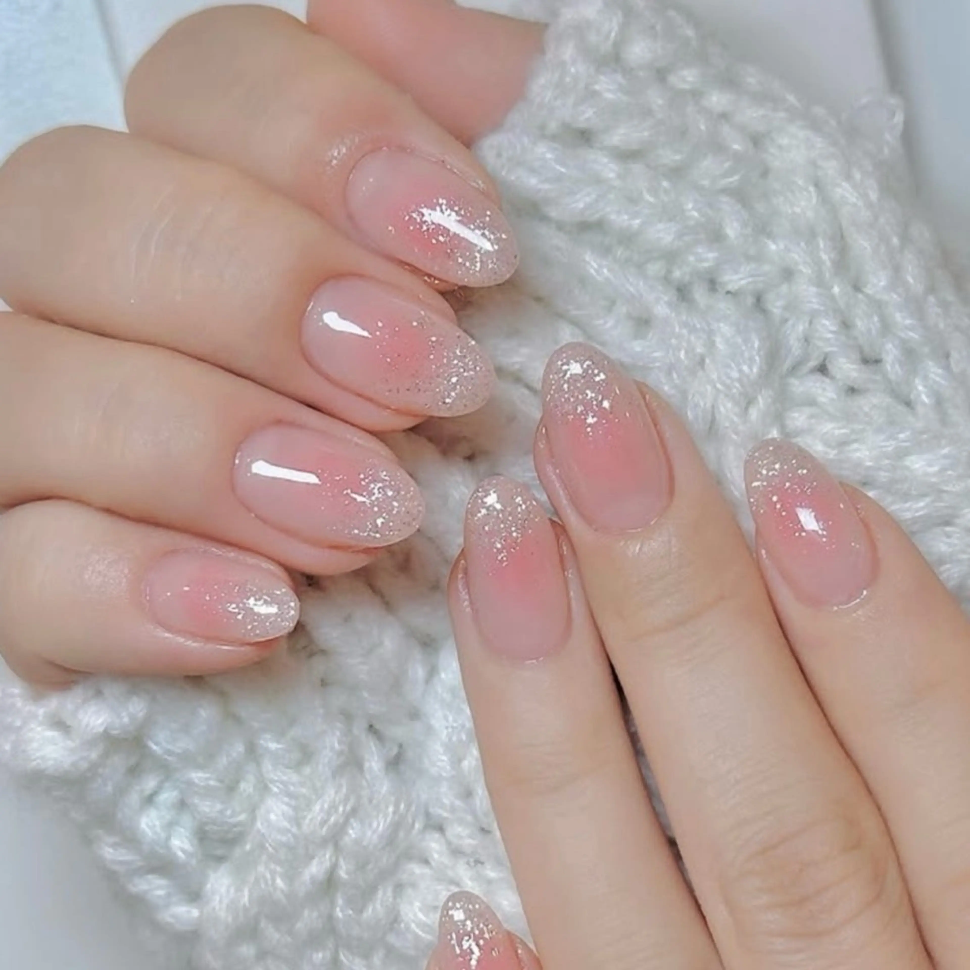 ネイル チークネイル キラキラネイル 韓国ネイル マグネットネイル ミラーネイル ハンドネイル ハンドケア Lala Nails所属・Lala Nailsのネイルデザイン