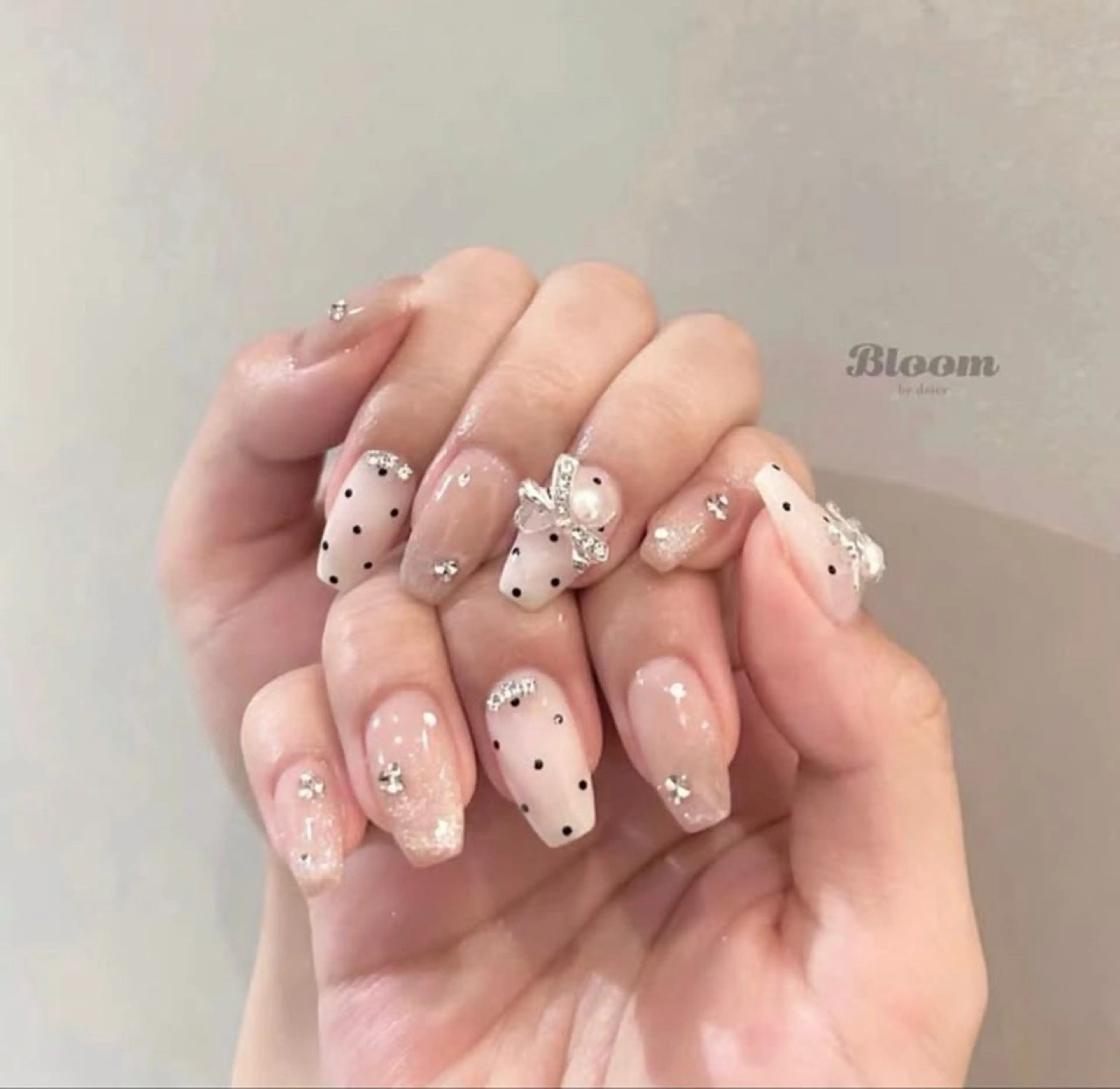 ネイル アートネイル フレンチネイル ジェルネイル 韓国ネイル 持ち込み 波 なみのネイルデザイン