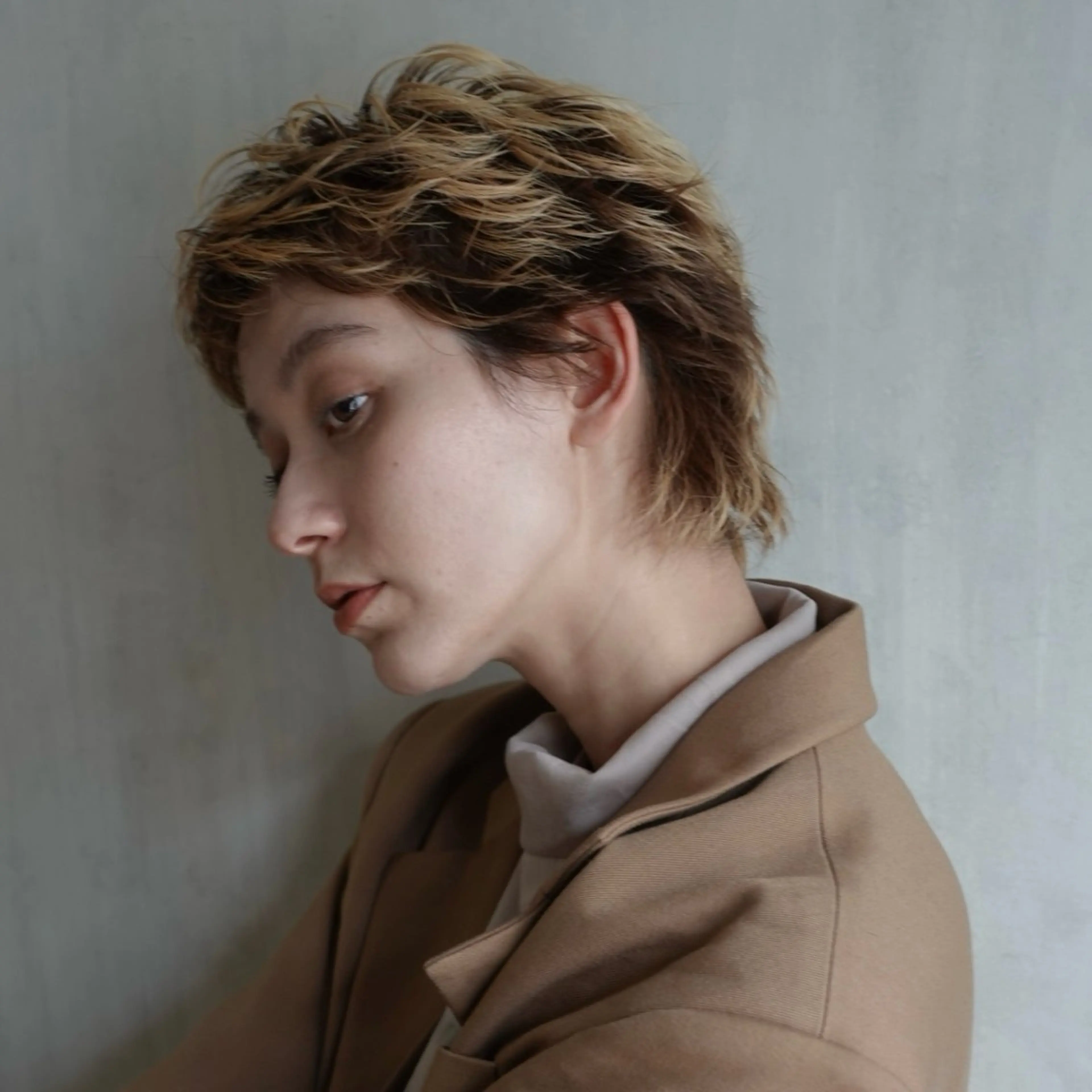 ショート カラー ハンサムショート ベリーショート ベージュカラー ブリーチ ケアブリーチ カット ヘアカラー ケアブリーチ/ 古川晴輝のヘアスタイル