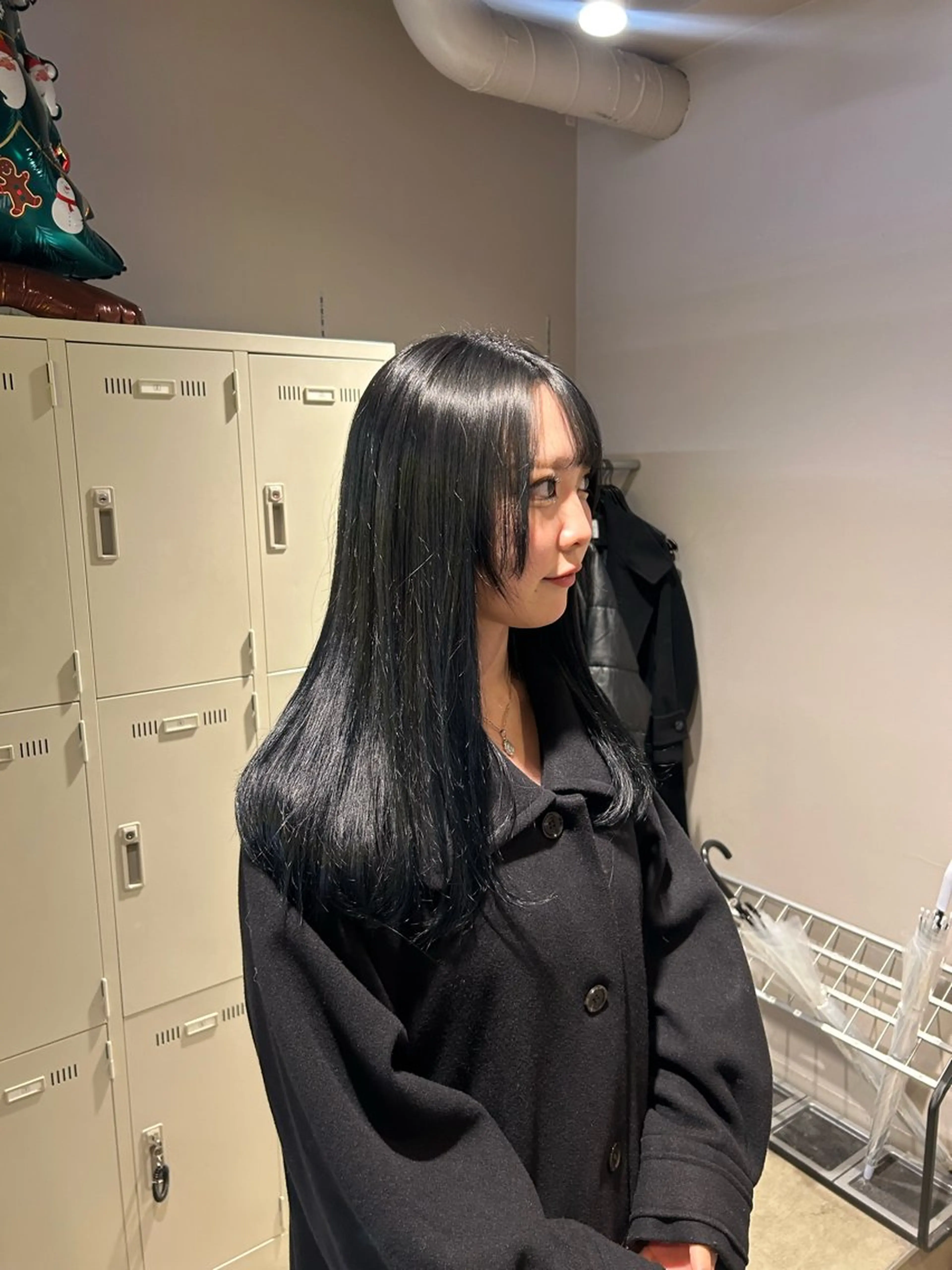 ロング カラー カット ヘアカラー トリートメント ヘッドスパ 韓国ヘア暗髪 ダブルカラーメンズ可のヘアスタイル
