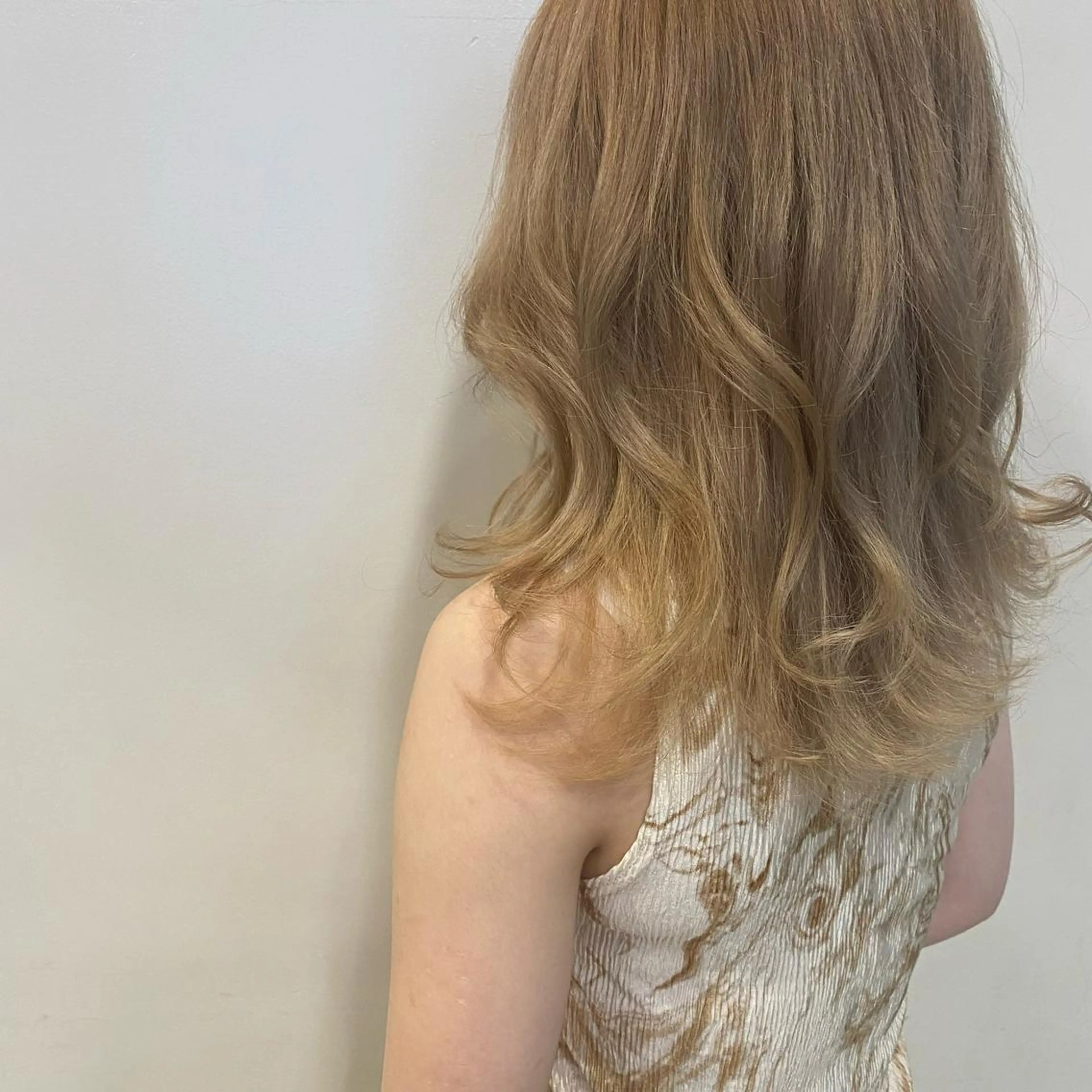 セミロング 山川 玲奈のヘアスタイル